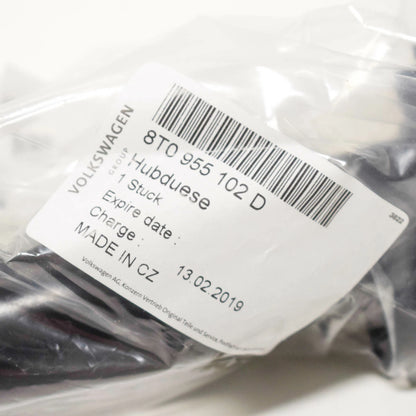 NEW AUDI A5 8T RS5 FRONT RIGHT HEADLAMP WASHER NOZZLE 8T0955102D 2016