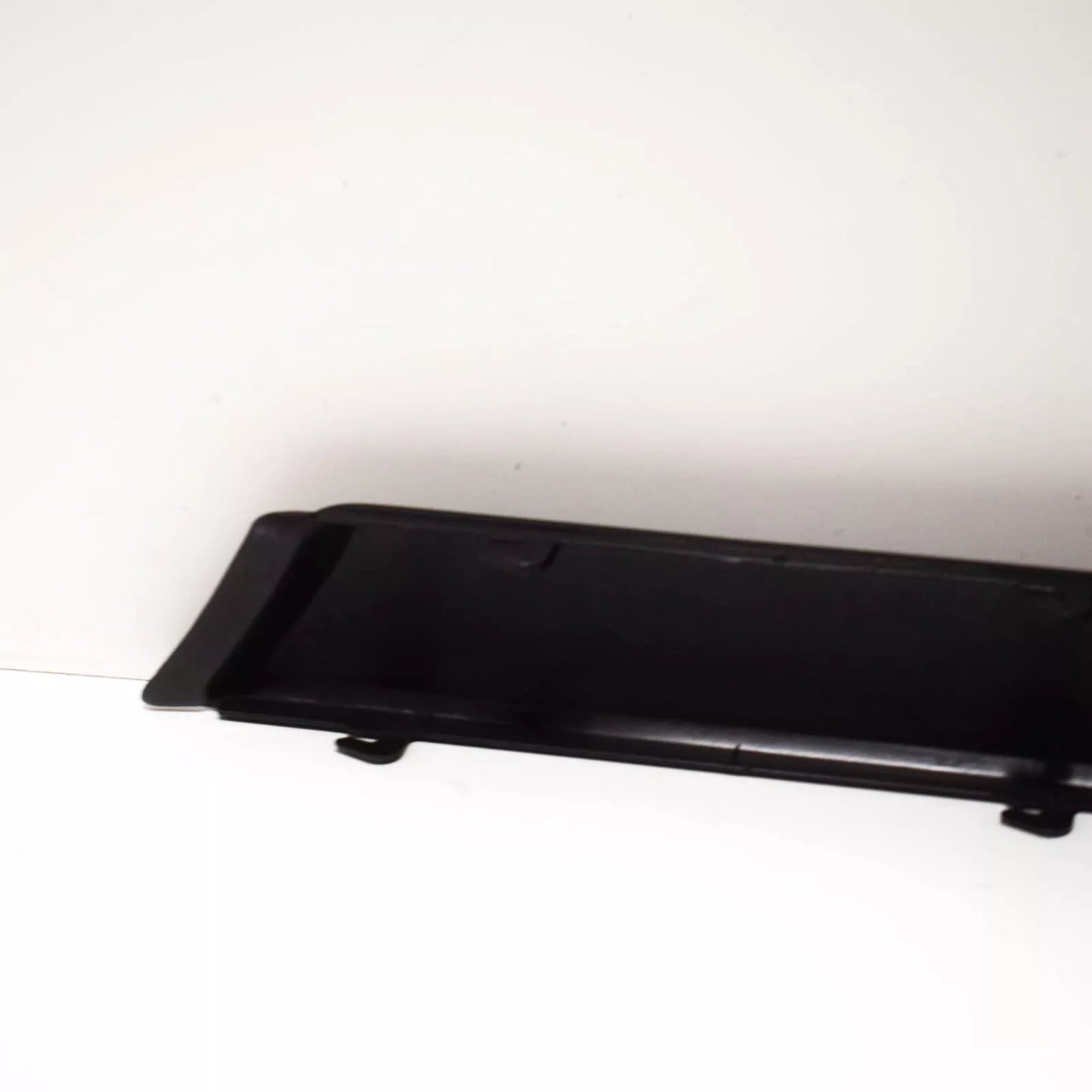 NEW BMW 5 E34 REAR BUMPER TRIM-MOLDING TRIM LEFT 51121944433 ORIGINAL