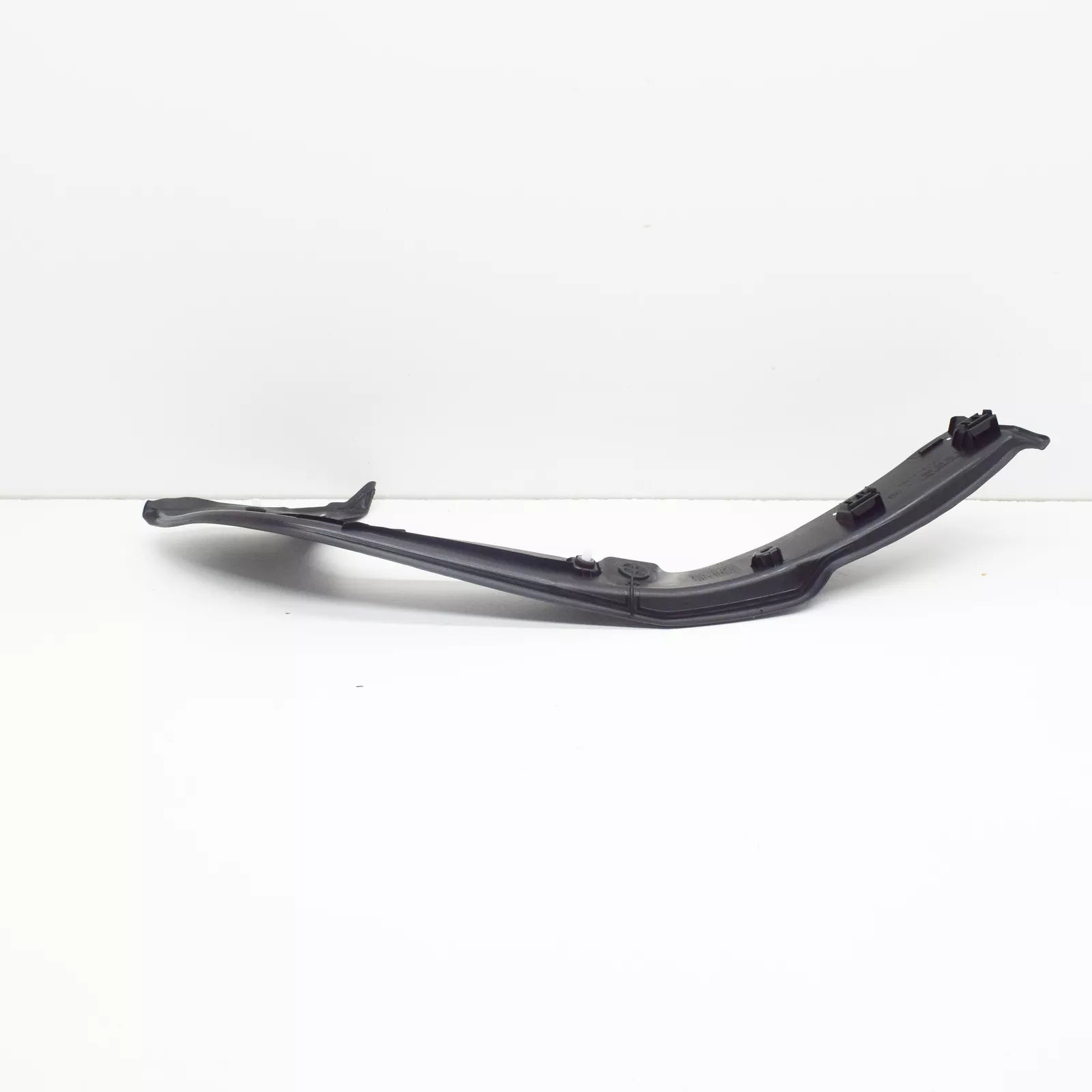 NEW MERCEDES-BENZ C W205 REAR RIGHT LUGGAGE DRIP TRIM COVER A2056908605 ORIGINAL