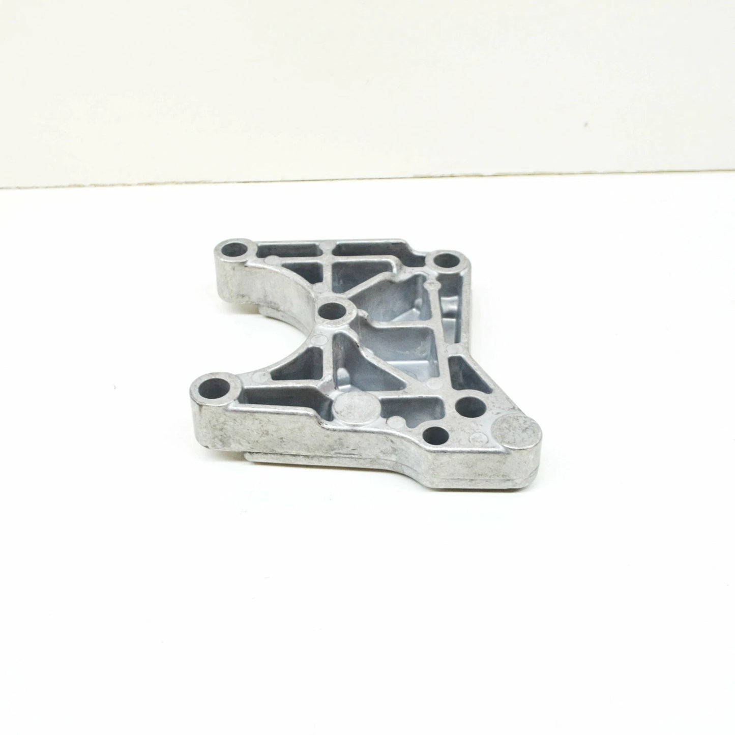 NEW BMW 3 COUPE E92 STEERING PUMP BRACKET HOLDER 32417799209 ORIGINAL