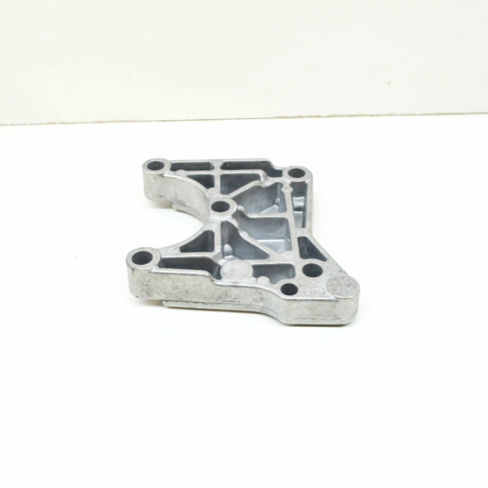 NEW BMW 3 COUPE E92 STEERING PUMP BRACKET HOLDER 32417799209 ORIGINAL