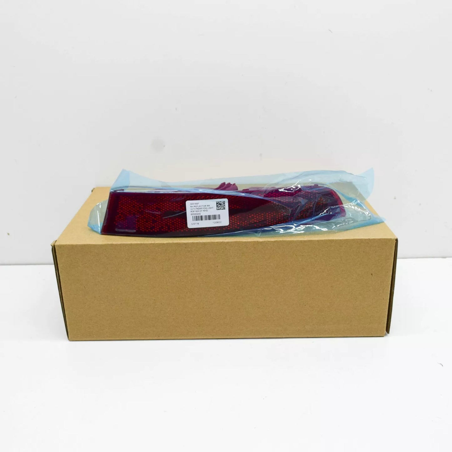 NEW BMW X5 G05 REAR RIGHT BUMPER REFLECTOR WITH FOG LAMP RHD 63148091924