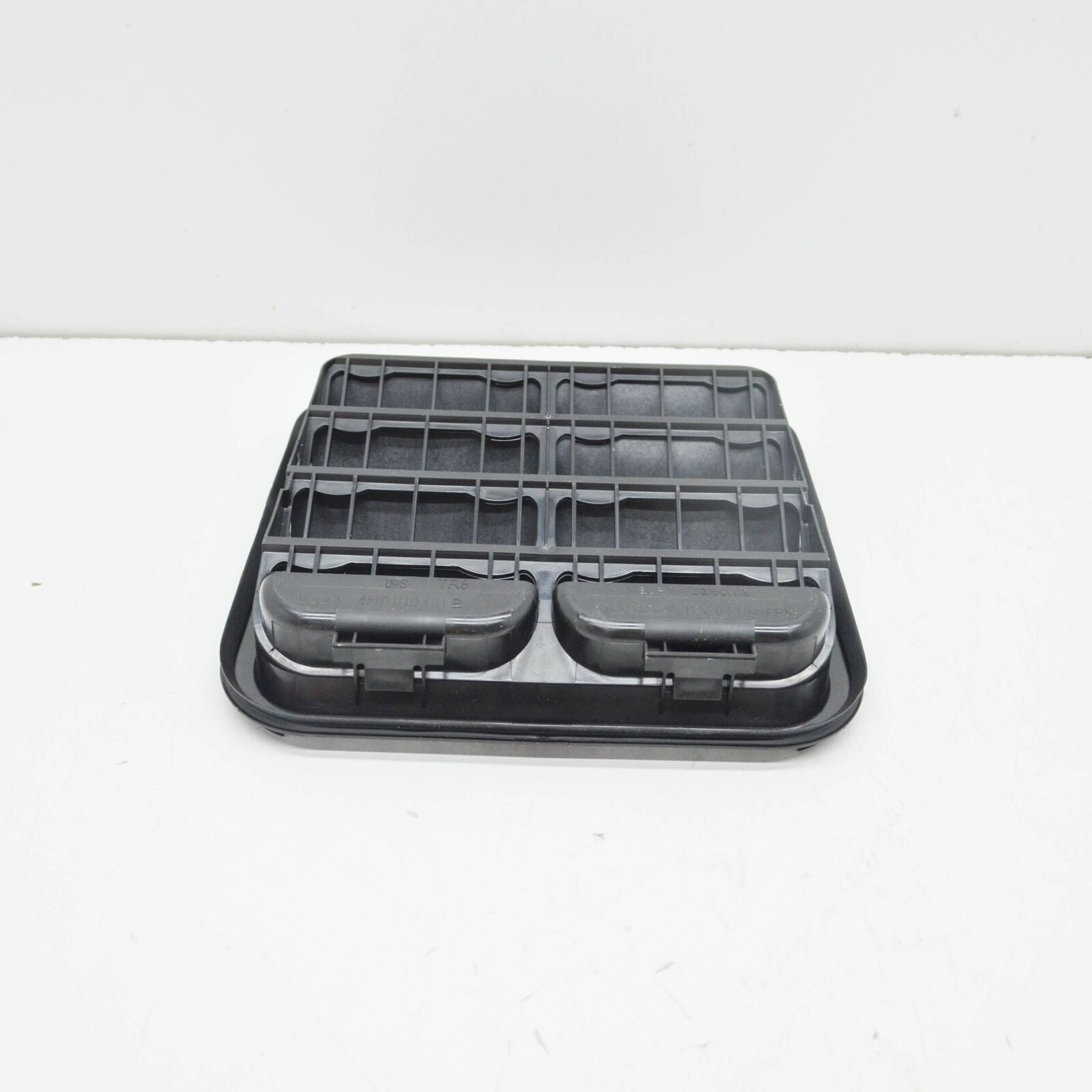 NEW AUDI Q7 4M REAR QUARTER PANEL VENT GRILLE 4M0819181B ORIGINAL