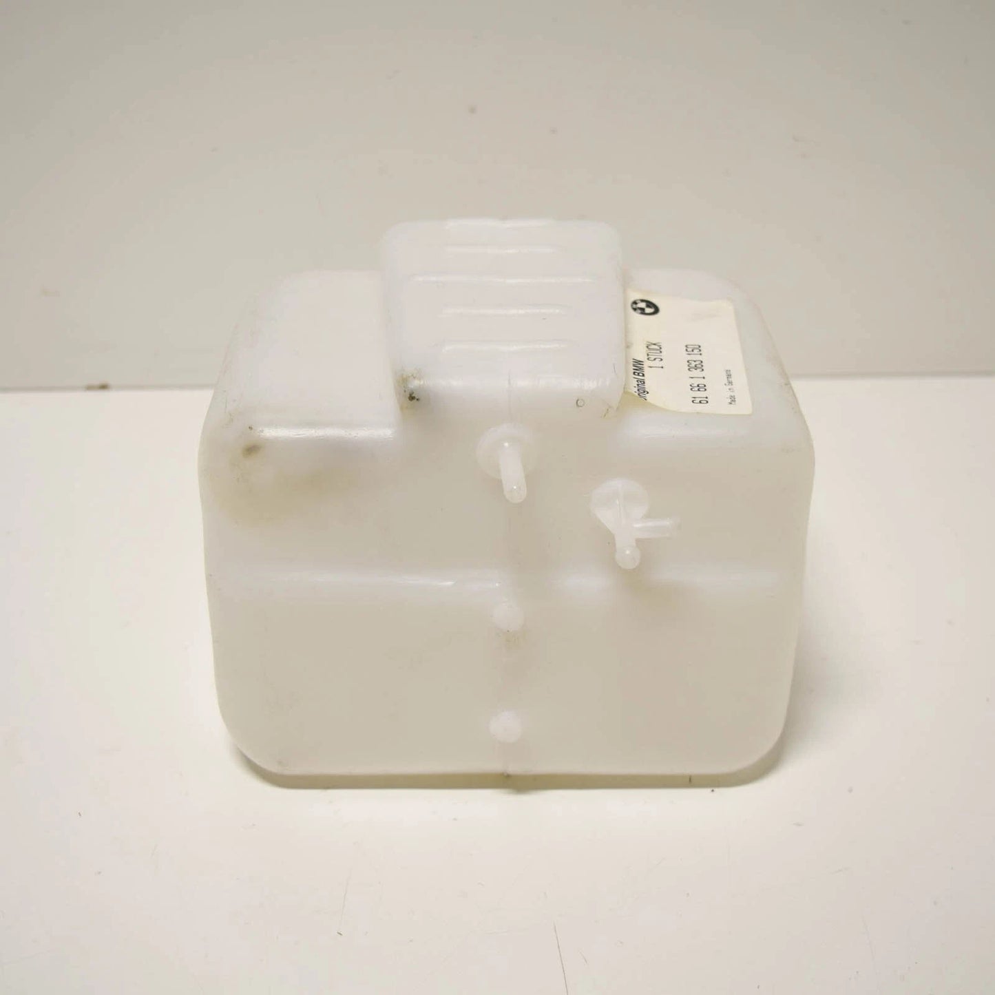 NEW BMW 6 E24 WINDSHIELD CLEANING FLUID CONTAINER 61661363150 ORIGINAL