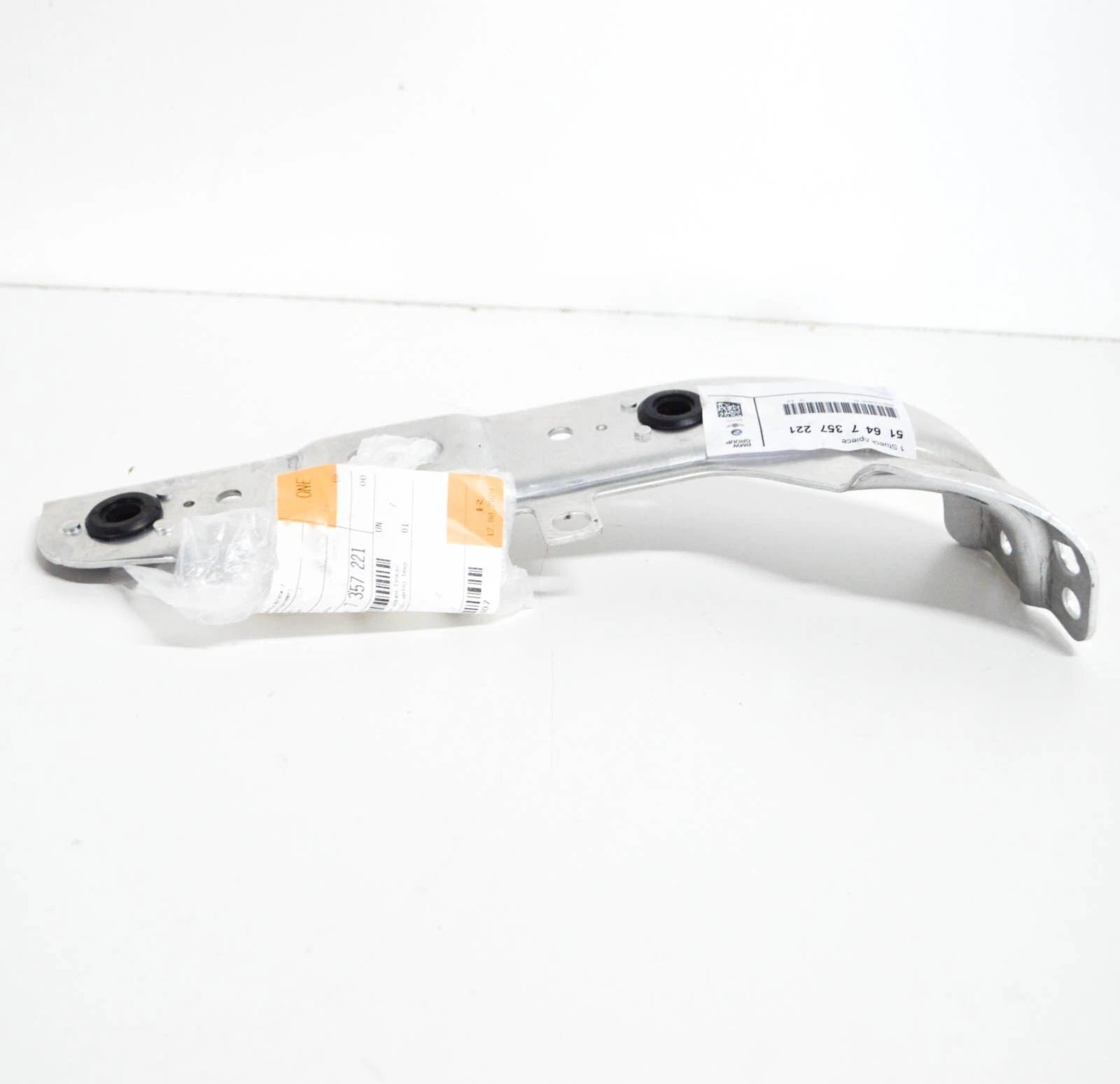 NEW BMW 7 G11 RADIATOR LOWER LEFT BRACKET 51647357221 7357221 2016 ORIGINAL