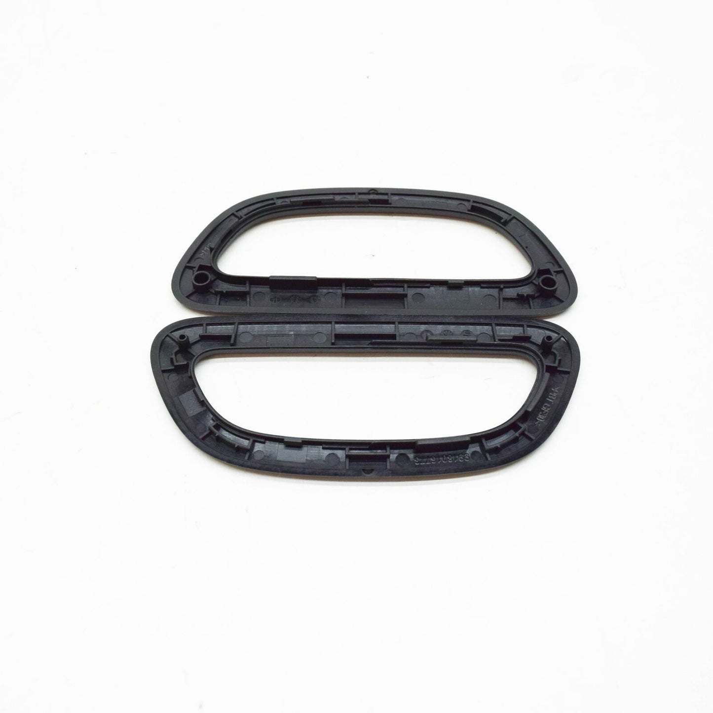 NEW MB CLA SHOOTING BRAKE X117 LUUGGAGE SHELF HANDLE A00081040009051 ORIGINAL