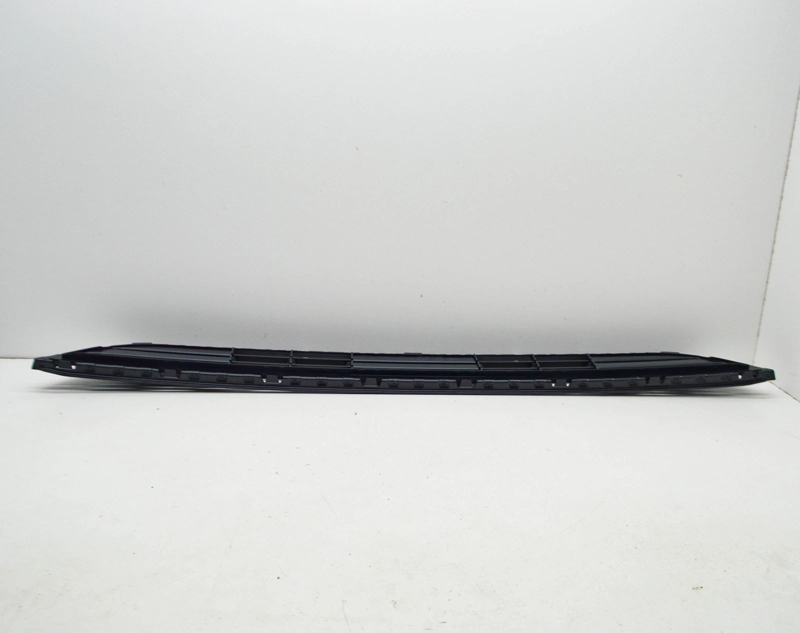 NEW BMW X3 F25 FRONT BUMPER LOWER CENTER GRILL 51117338476 2013 ORIGINAL