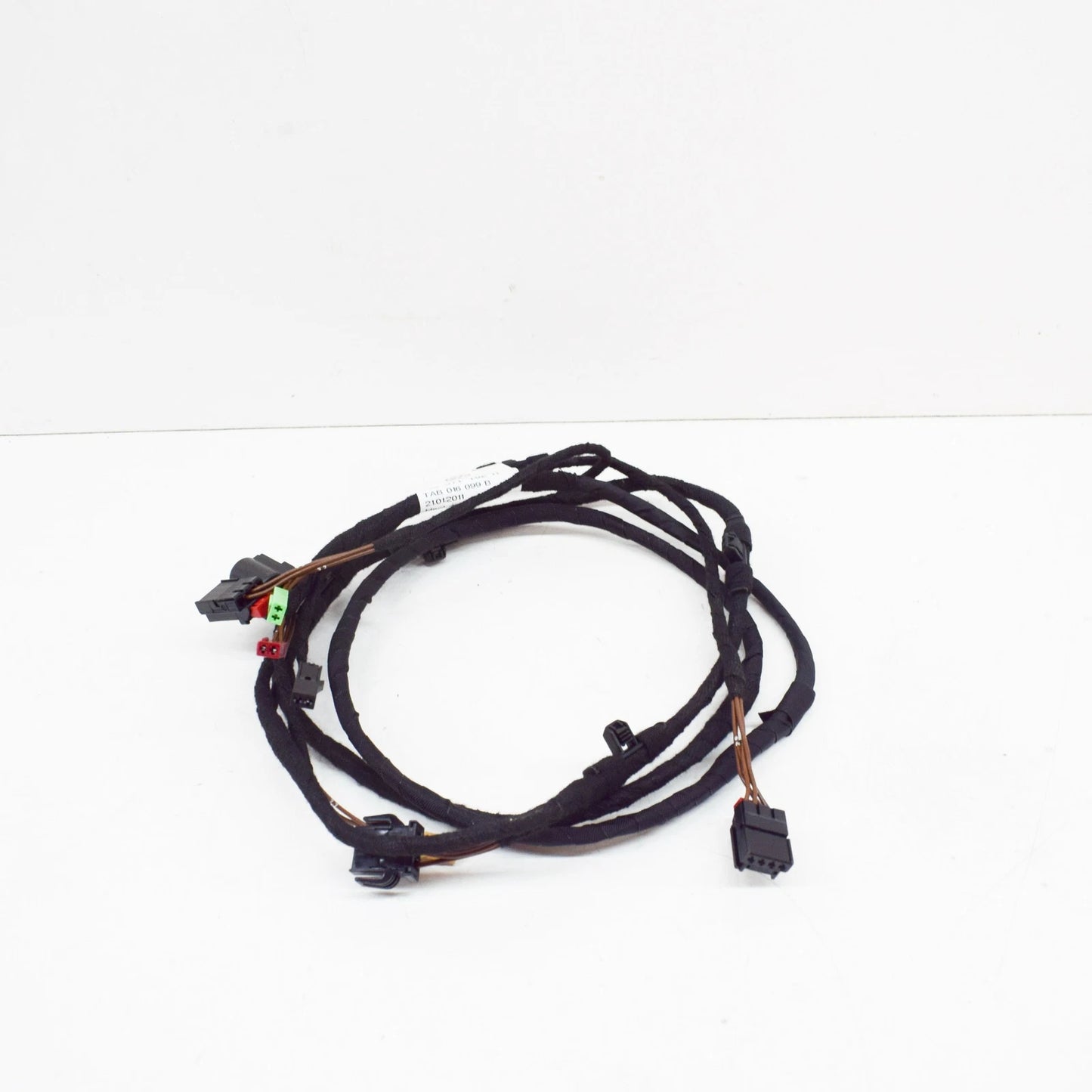 NEW VOLKSWAGEN CC TAILGATE CABLE SET 3C8971182H