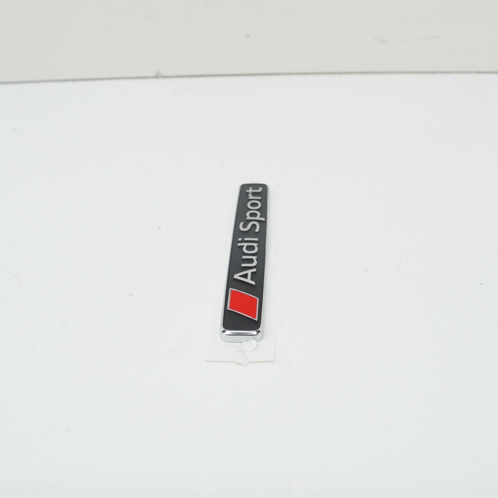 NEW AUDI R8 4S FRONT GRILLE EMBLEM BADGE 4S0853737D2ZZ ORIGINAL