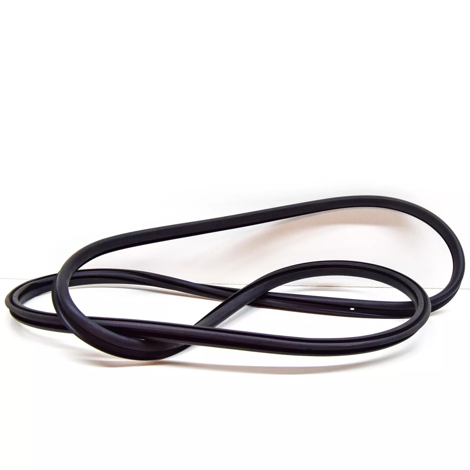 NEW BMW 3 E30 FRONT WINDSHIELD GLASS SEAL 51311972248 1972248 ORIGINAL