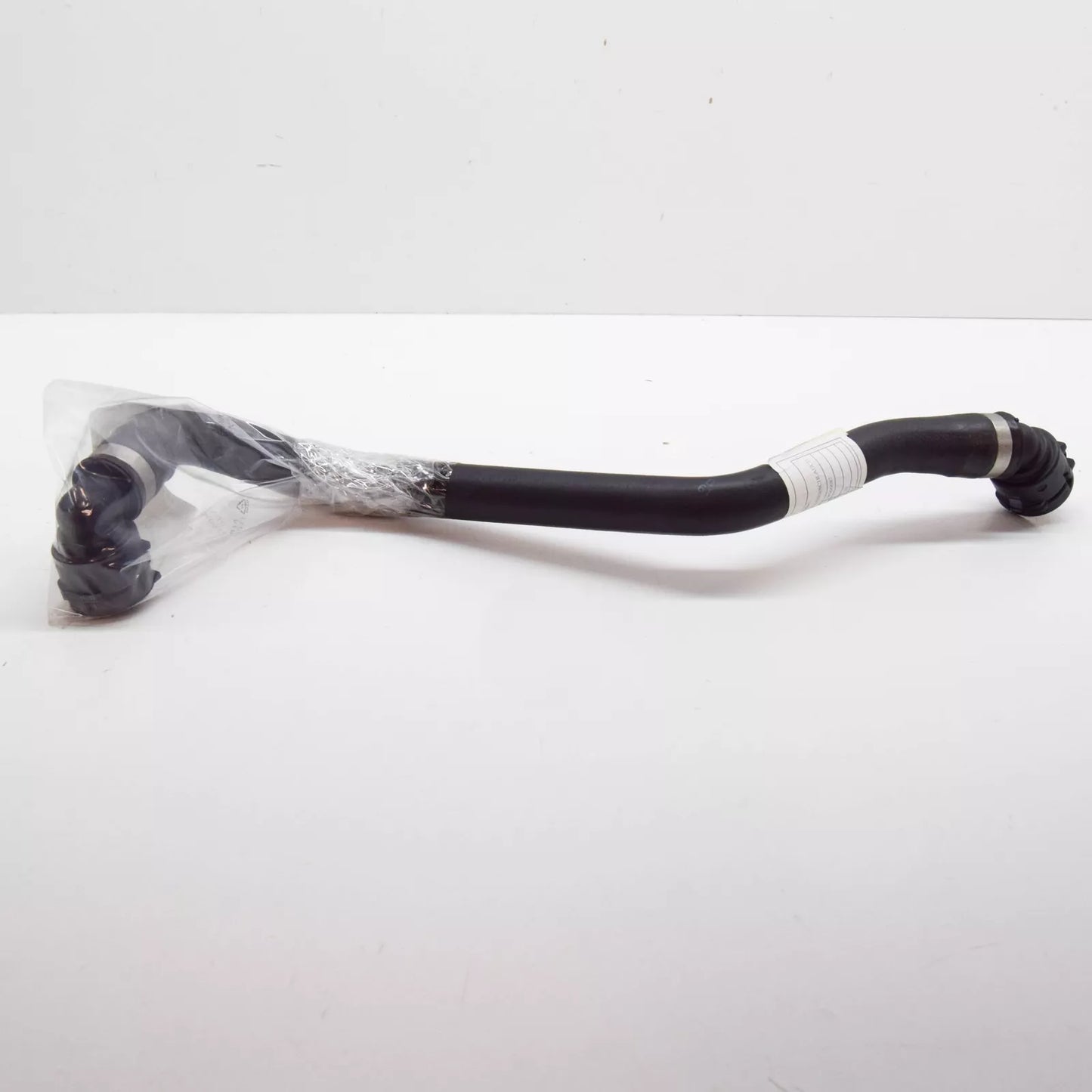 NEW MERCEDES-BENZ E W213 LEFT SIDE COOLING RADIATOR HOSE A2135014782 ORIGINAL