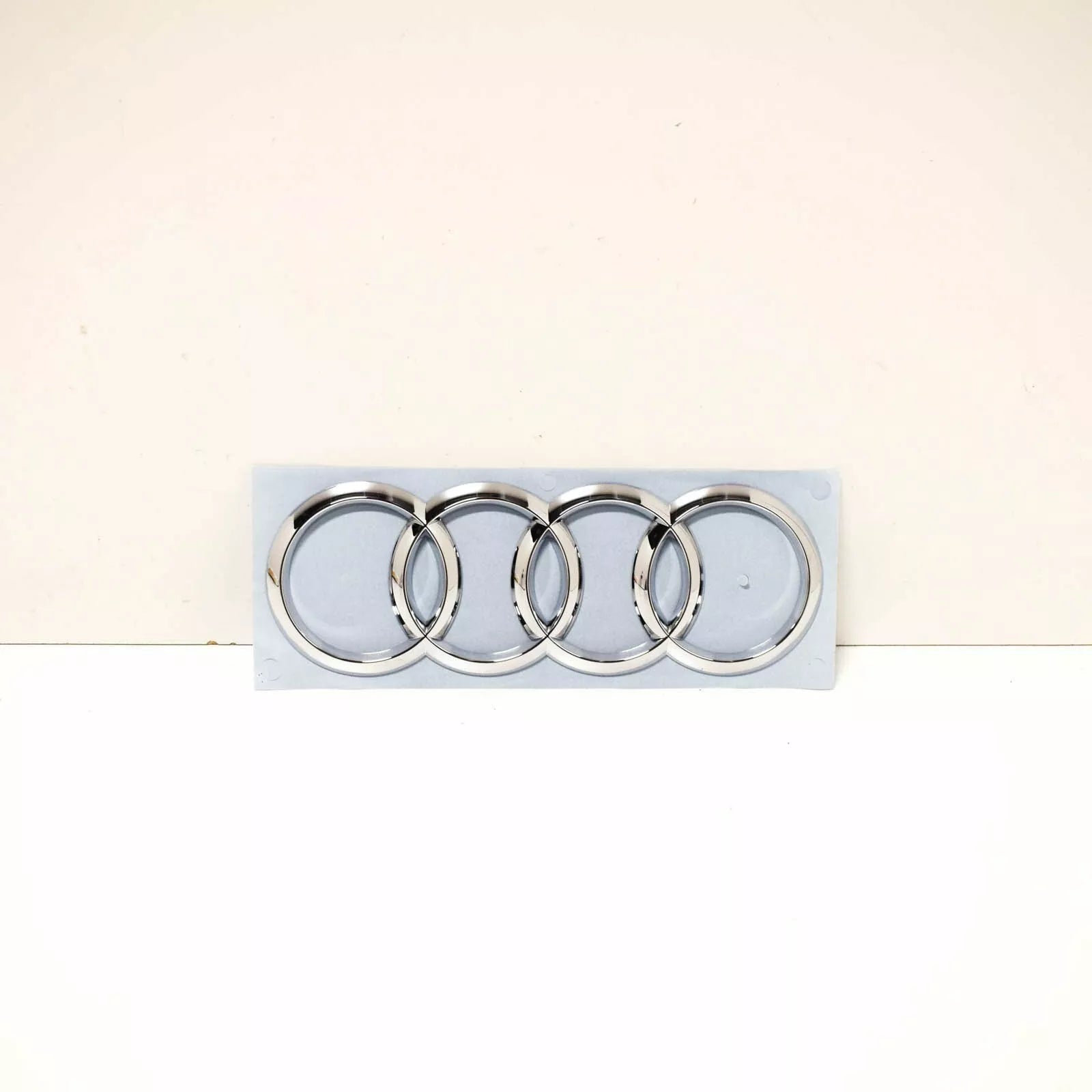 NEW AUDI A4 B9 BOOTLID BADGE 8W98537422ZZ 2017