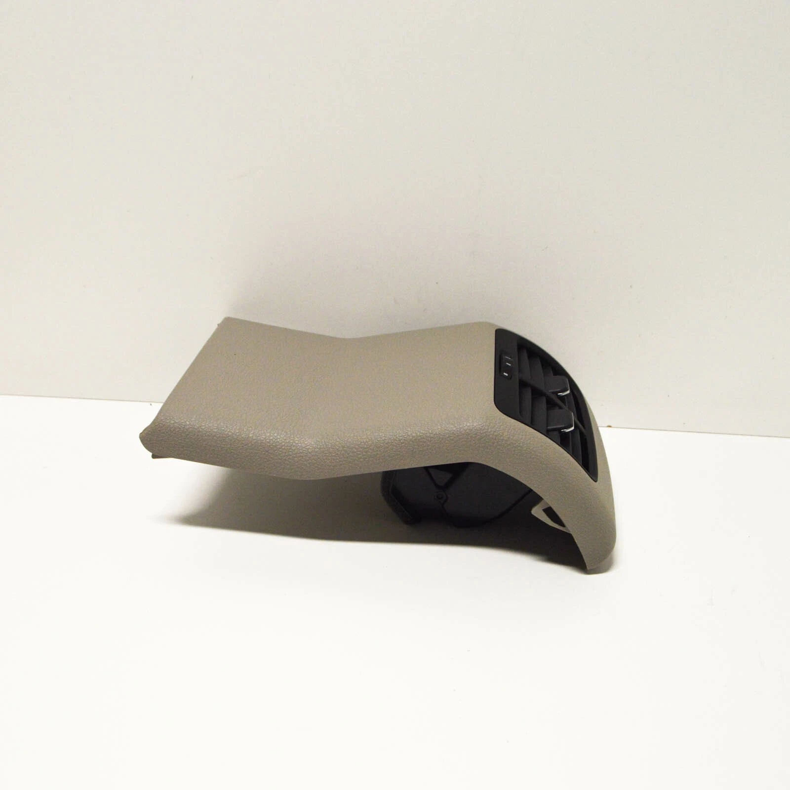 NEW VOLKSWAGEN GOLF MK7 REAR CENTER CONSOLE AIR VENT 5GE864298BZA2