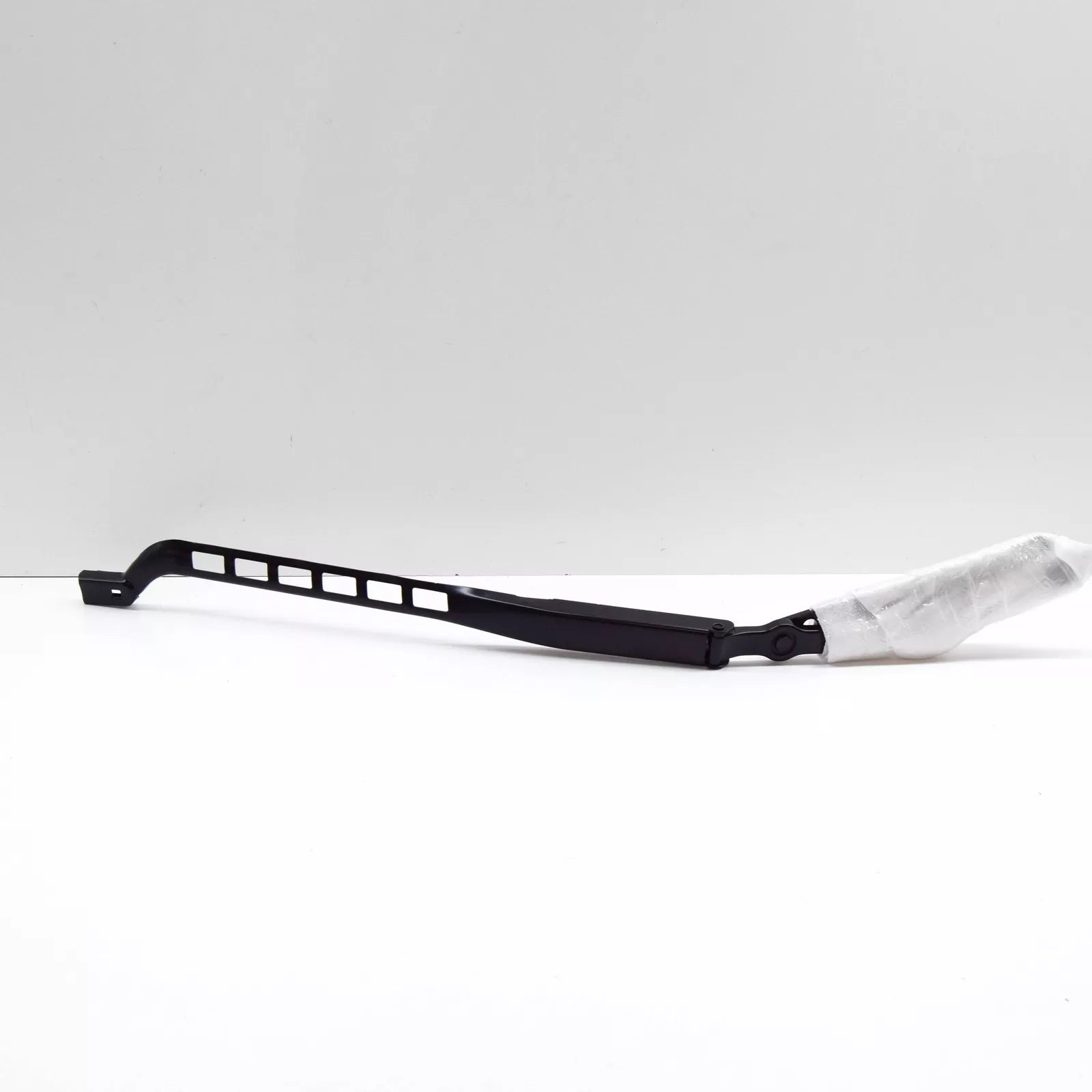 NEW MERCEDES-BENZ ML W166 FRONT RIGHT WIPER ARM RHD A1668201044 ORIGINAL