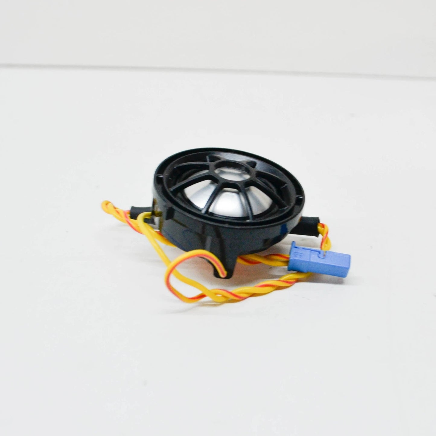 NEW BMW 1 E81 REAR HARMAN KARDON TWEETER 65139217909 9217909 ORIGINAL