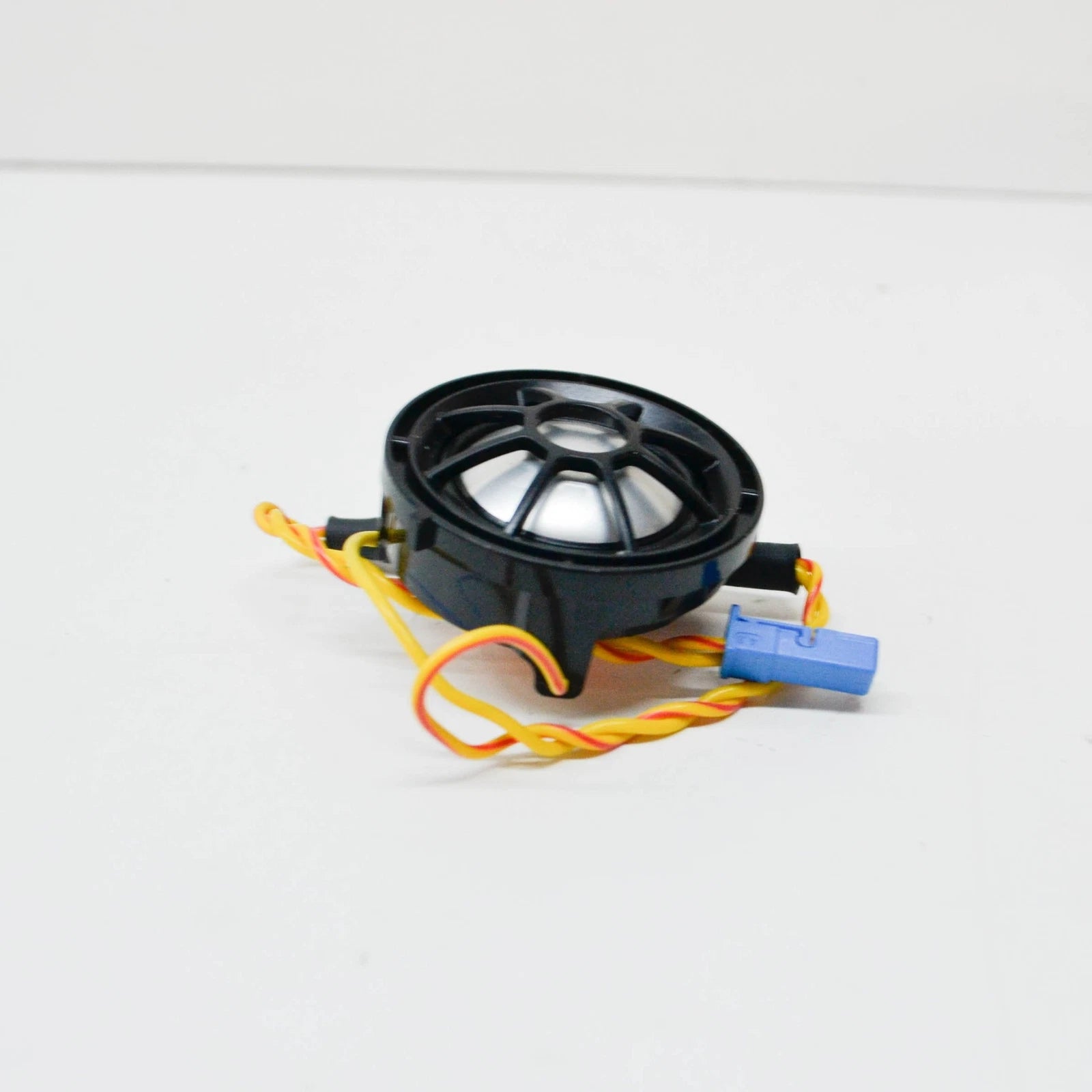 NEW BMW 1 E81 REAR HARMAN KARDON TWEETER 65139217909 9217909 ORIGINAL