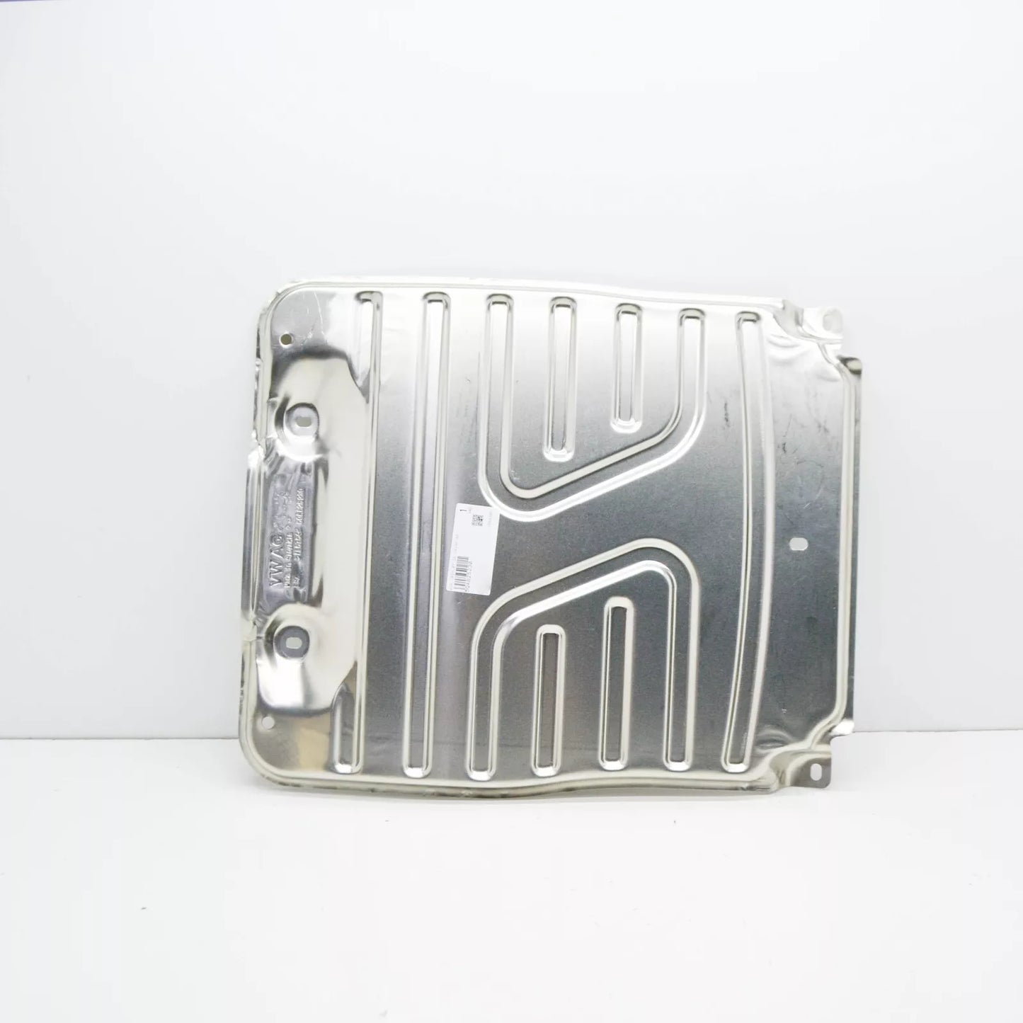 NEW VOLKSWAGEN TIGUAN 5Q ENGINE UNDERTRAY METAL SHIELD 5QA825230