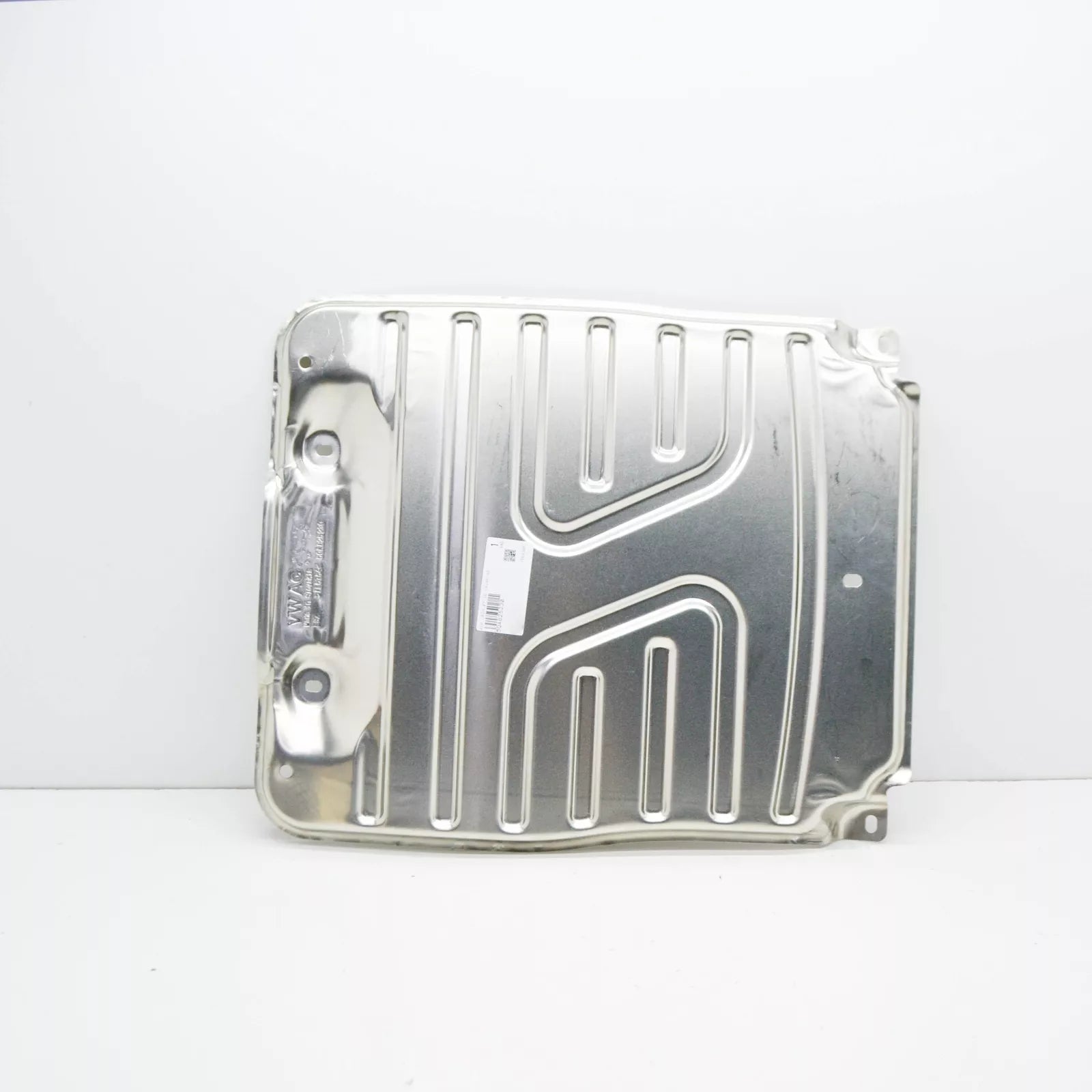 NEW VOLKSWAGEN TIGUAN 5Q ENGINE UNDERTRAY METAL SHIELD 5QA825230