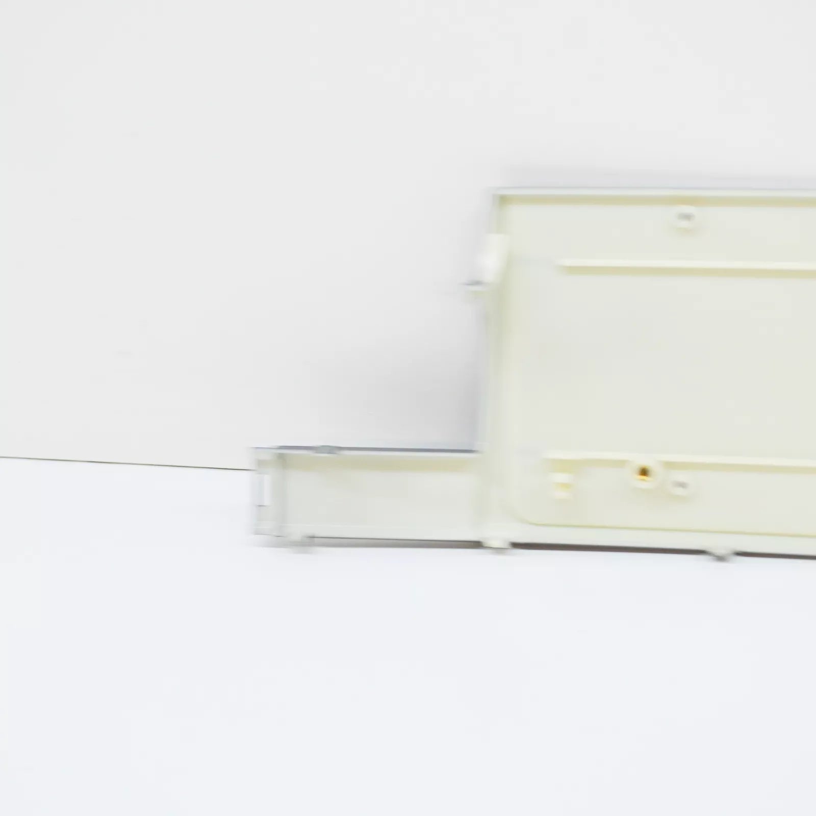 NEW BMW 5 E39 FRONT BUMPER CENTRAL LICENSE PLATE BASE 51117005978 ORIGINAL