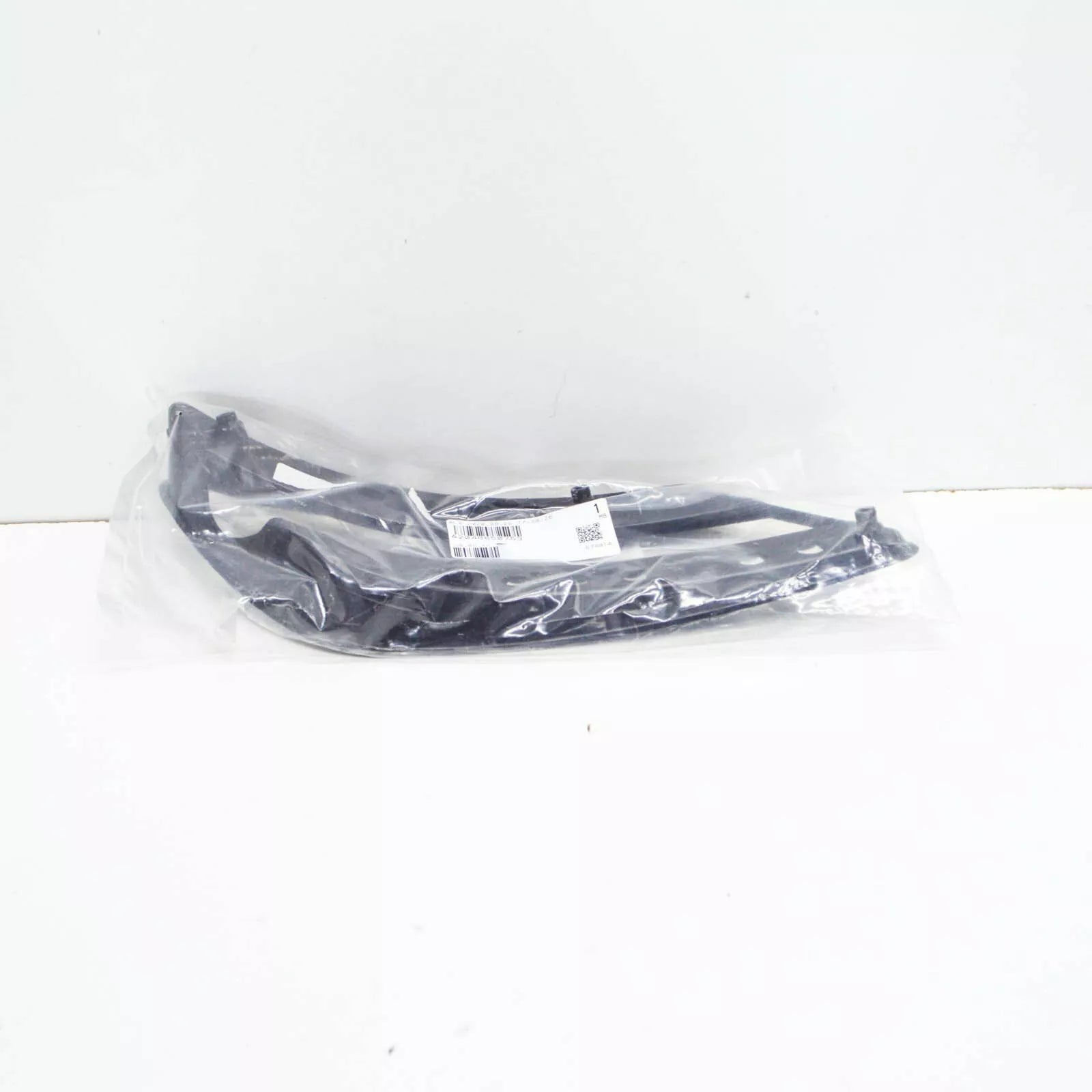 NEW MERCEDES-BENZ C W204 FRONT BUMPER RIGHT GRILLE A2048850753