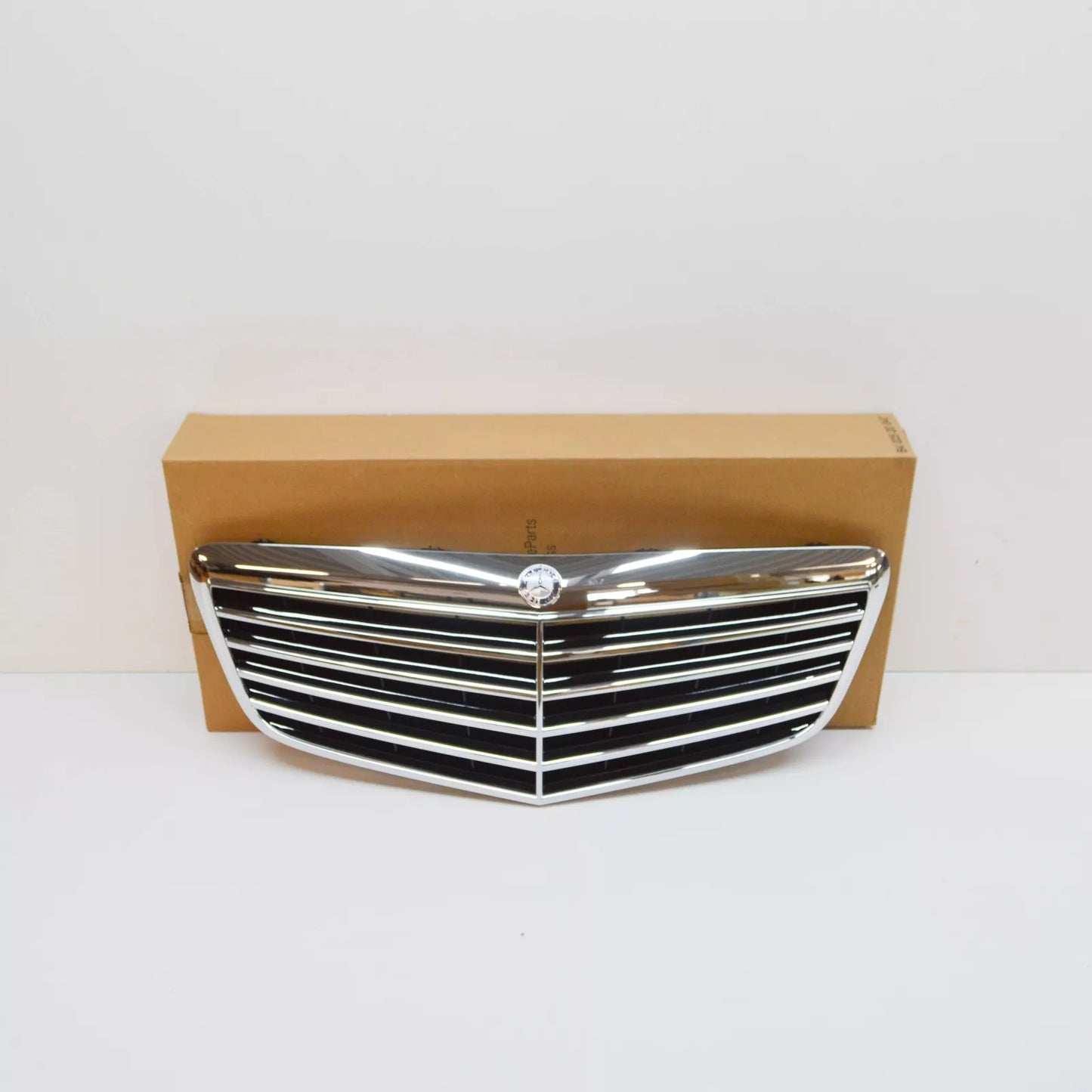 NEW MERCEDES-BENZ E W211 RADIATOR GRILLE A21188017839040 ORIGINAL