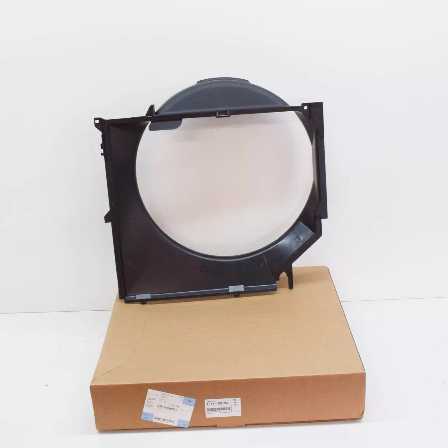 NEW BMW 3 E46 ENGINE COOLING FAN SHROUD 17111436259 2.2 PETROL ORIGINAL