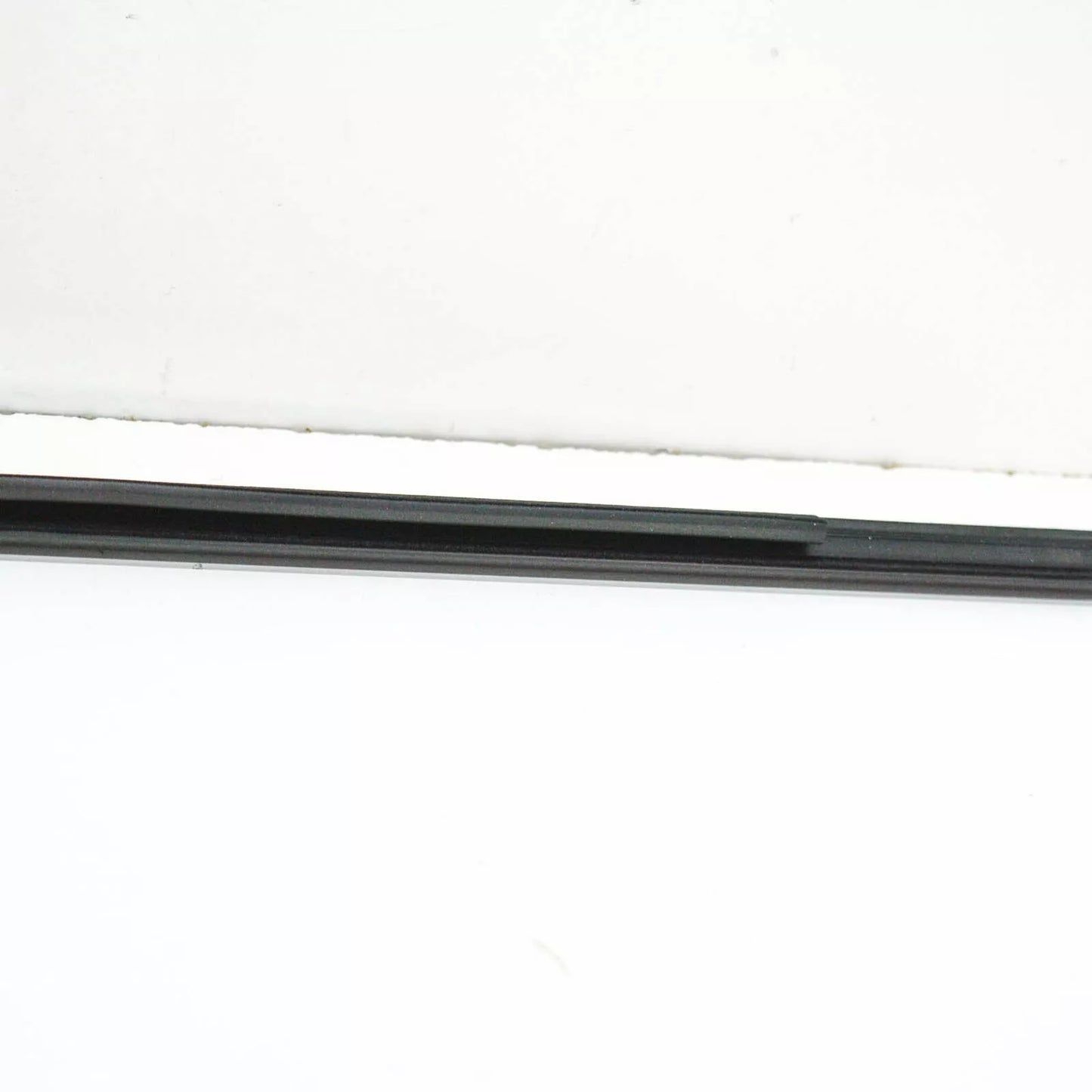 NEW AUDI A3 8P SPORTBACK REAR RIGHT OUTER WINDOW SLOT SEAL 8P4839478A