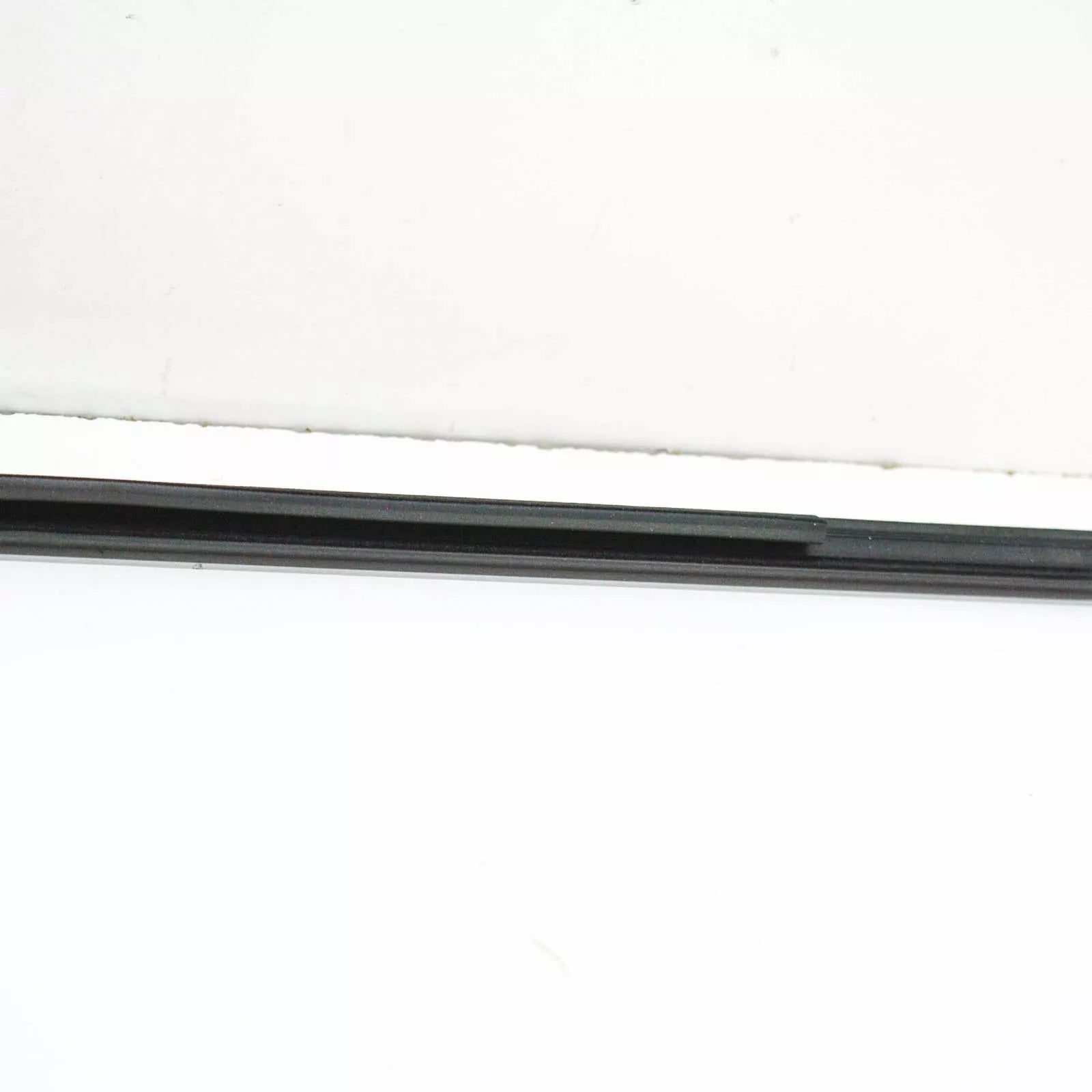 NEW AUDI A3 8P SPORTBACK REAR RIGHT OUTER WINDOW SLOT SEAL 8P4839478A