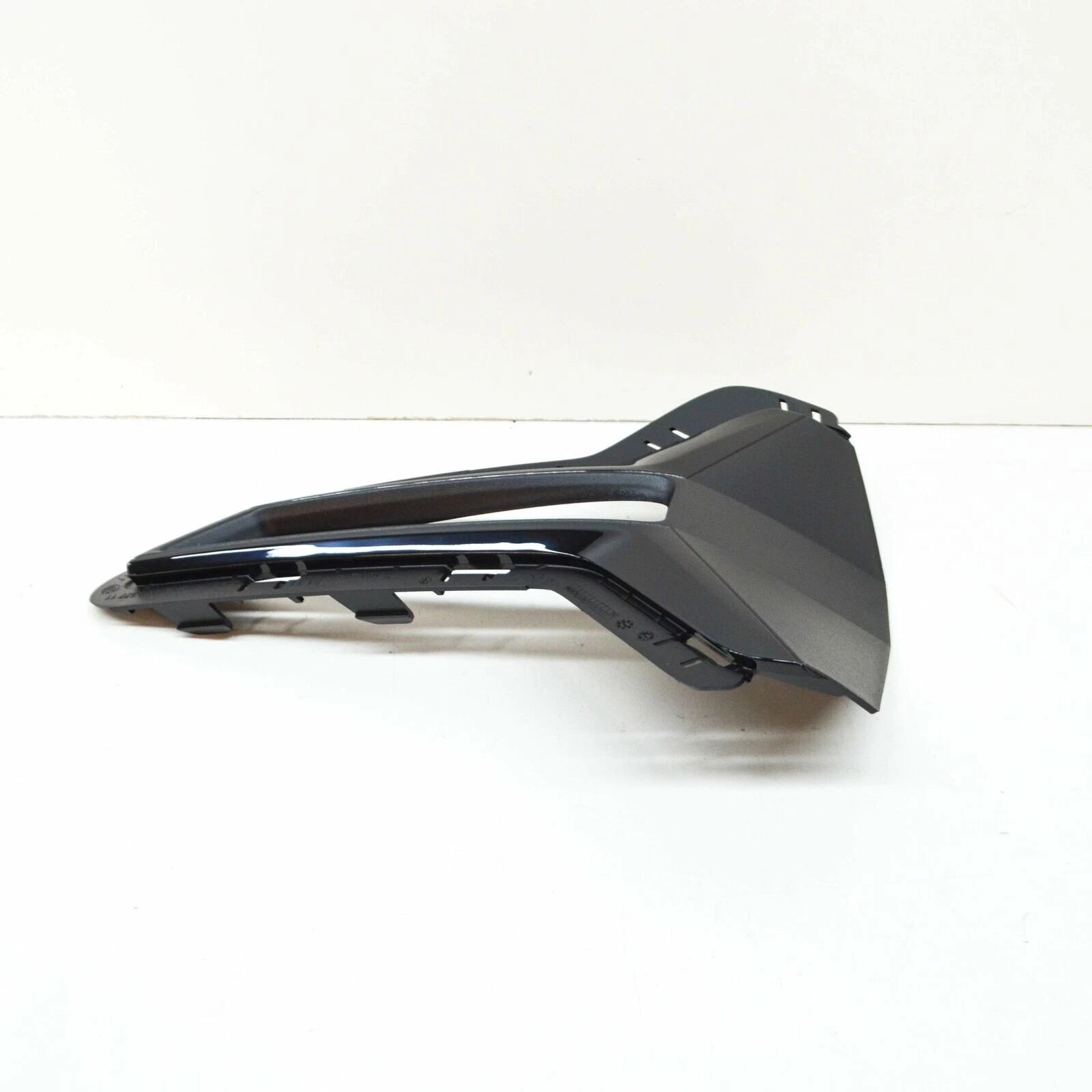 NEW BMW 3' SERIES G20 FRONT BUMPER GRILL SIDE OPEN RIGHT BASIS 51117464274