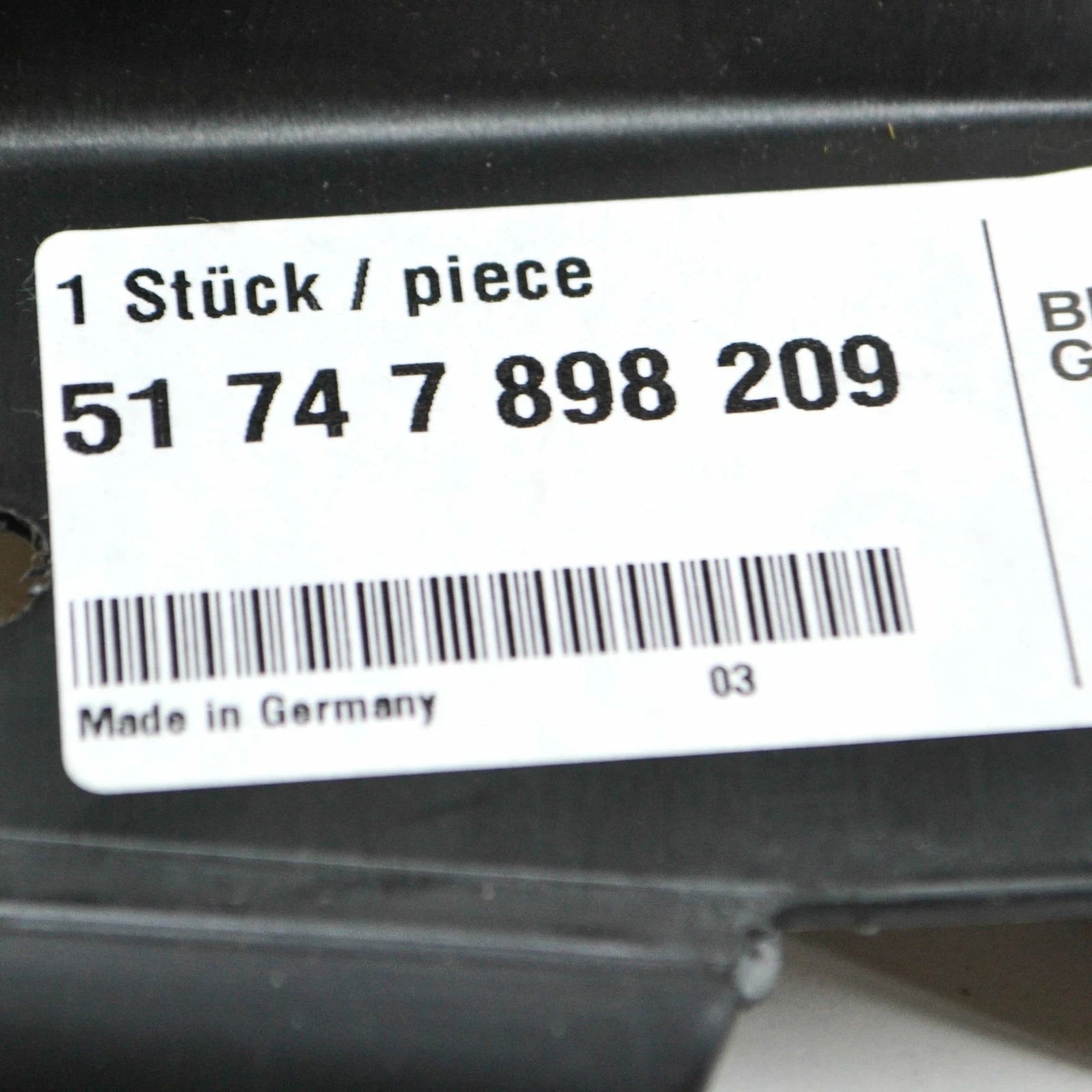 NEW BMW M6 E63 COUPE FRONT LEFT ENGINE AIR DUCT DEFLECTOR 51747898209 ORIGINAL