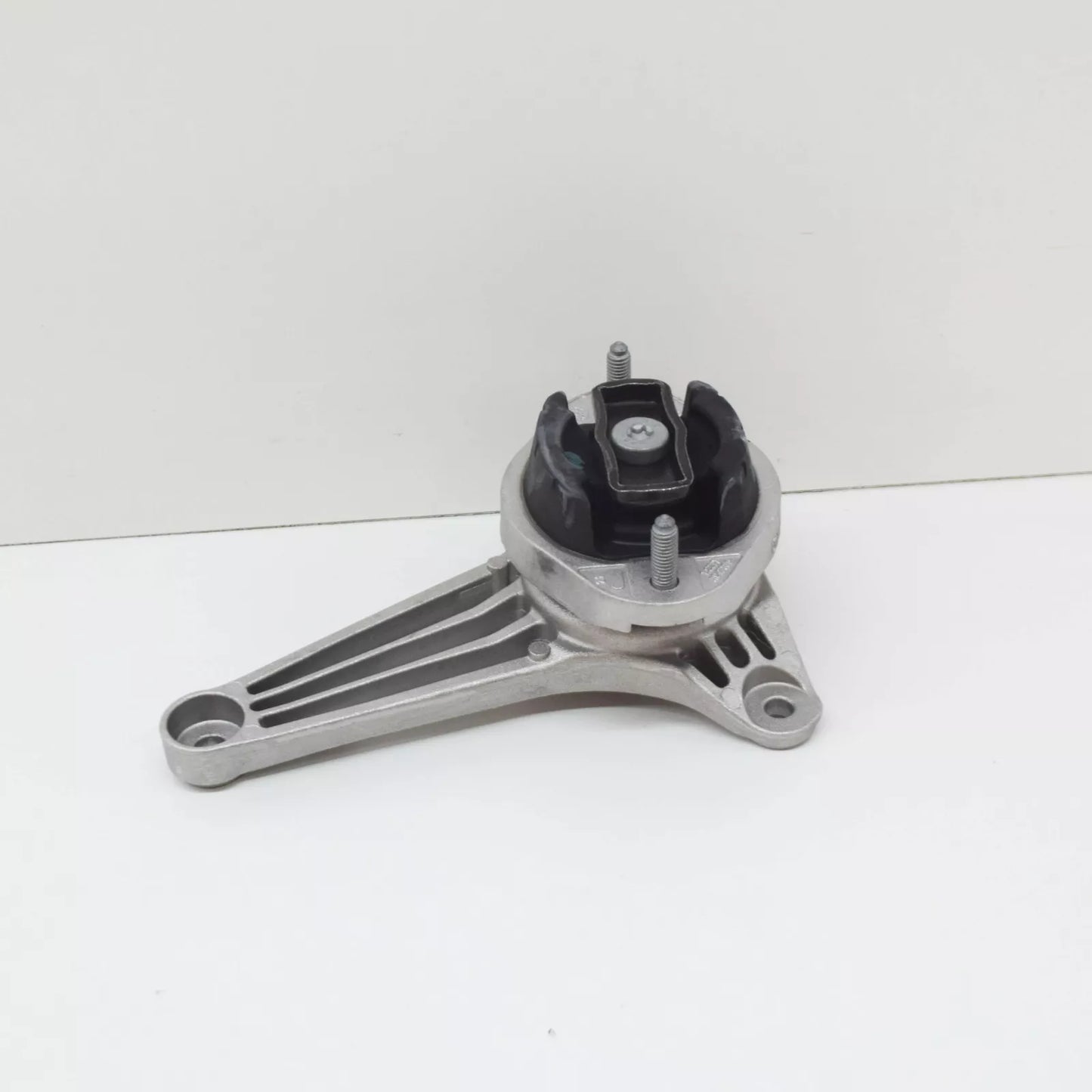 NEW AUDI A4 8EC, B7 AUTOMATIC TRANSMISSION MOUNT 8E0399105HM