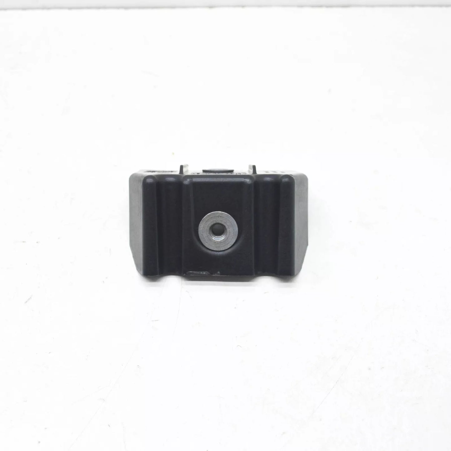 NEW VOLKSWAGEN TRANSPORTER T5 FRONT PANEL BRACKET LEFT SIDE 7E0805731B ORIGINAL