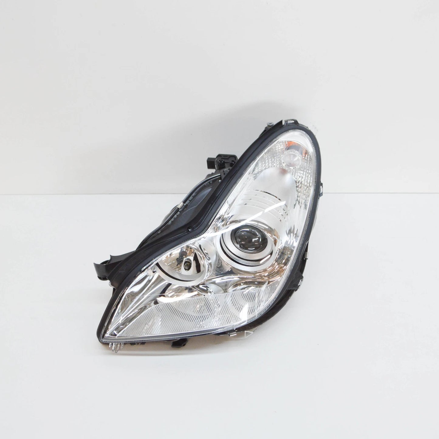 NEW MERCEDES-BENZ CLS C219 FRONT LEFT HEADLIGHT RHD A2198200961 ORIGINAL