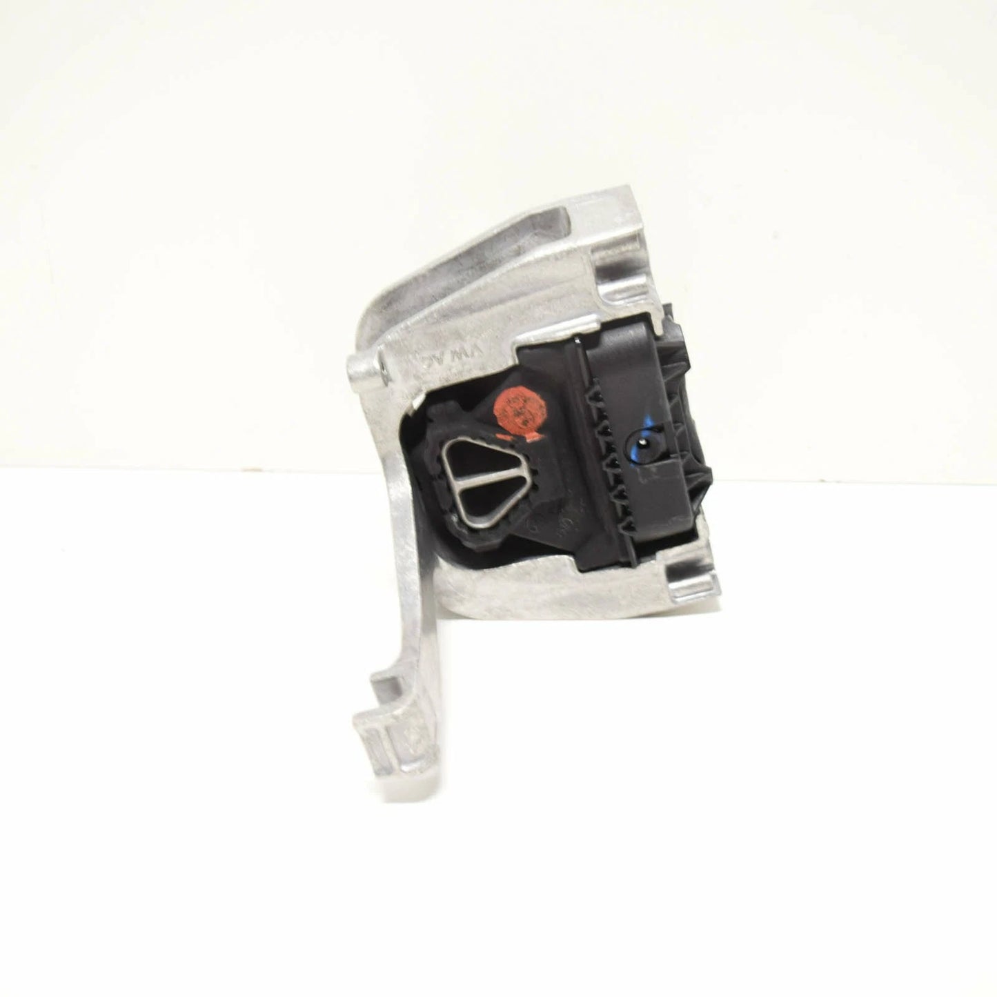 NEW VOLKSWAGEN TIGUAN MK2 5N RIGHT SIDE ENGINE MOUNT 3Q0199262M ORIGINAL