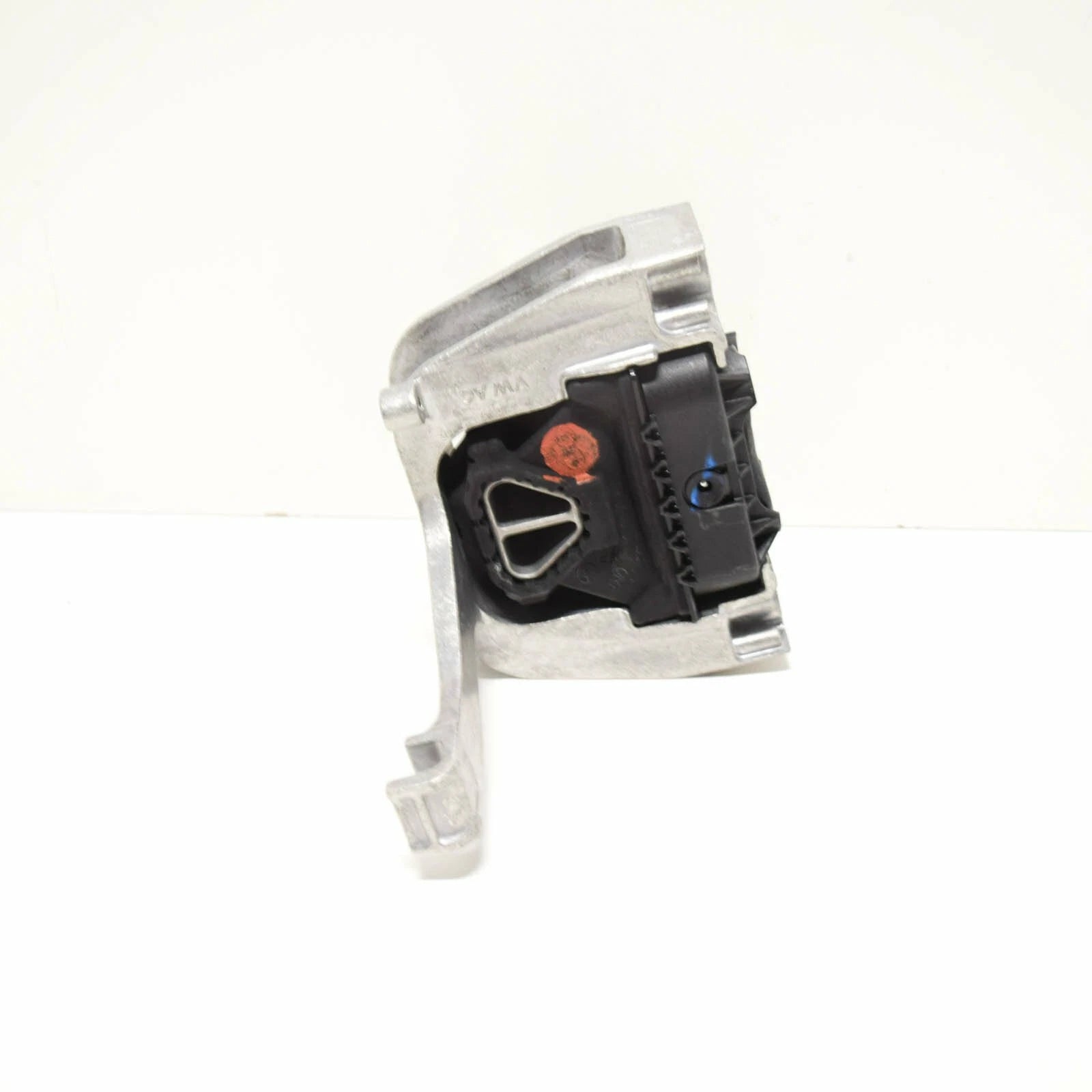 NEW VOLKSWAGEN TIGUAN MK2 5N RIGHT SIDE ENGINE MOUNT 3Q0199262M ORIGINAL