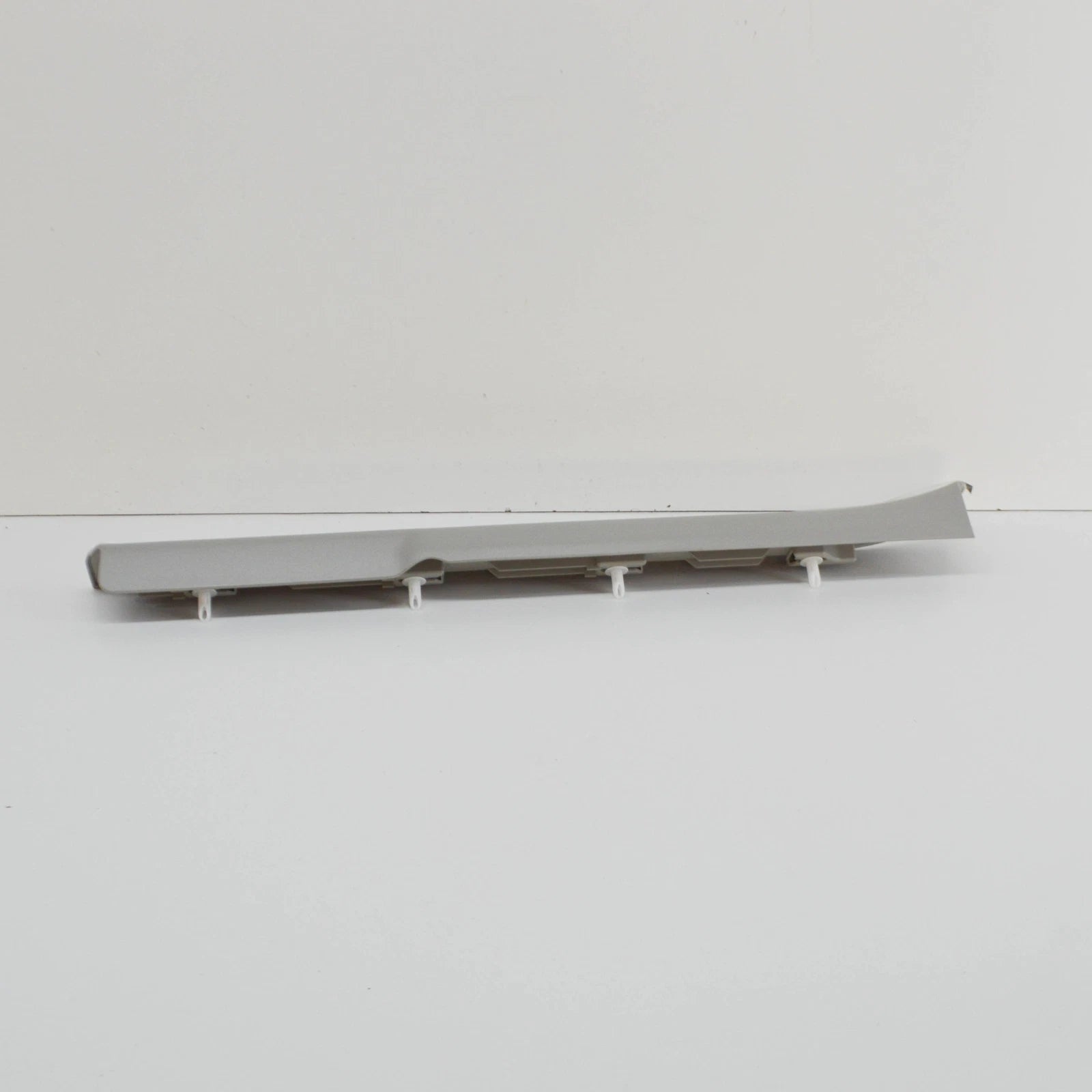 NEW MERCEDES-BENZ S W221 FRONT RIGHT ENTRANCE COVER RAIL A22168002357E94