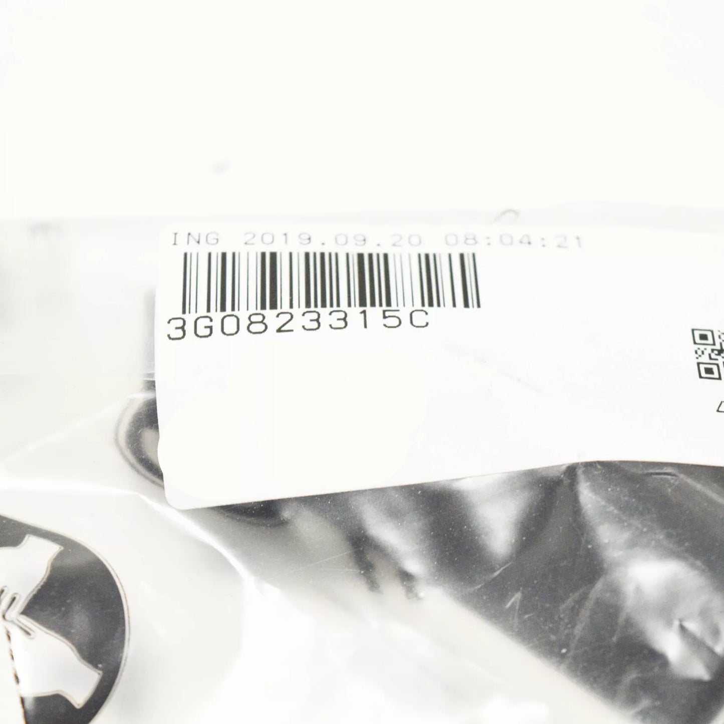 NEW VW PASSAT B8 FRONT BONNET HOOD LEFT HINGE COVER 3G0823315C ORIGINAL