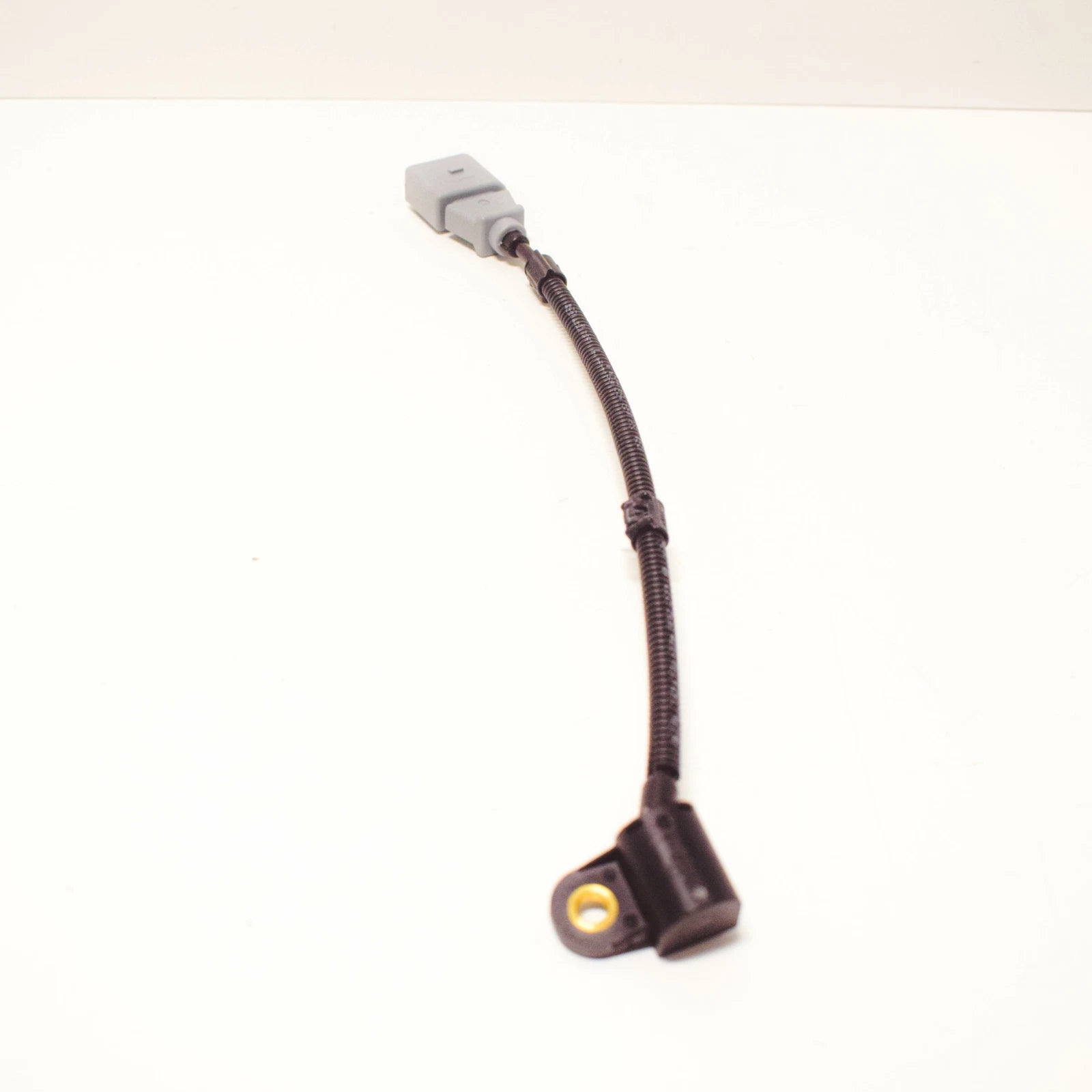 NEW AUDI A3 8P ENGINE CAMSHAFT POSITION SENSOR 03G957147B