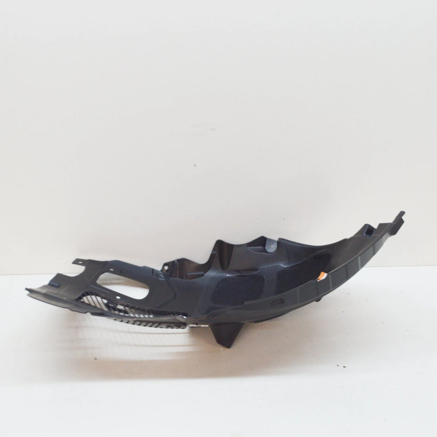 NEW BMW X7 G07 FRONT RIGHT WHEEL HOUSING LINER FRONT PART 51727424912 ORIGINAL