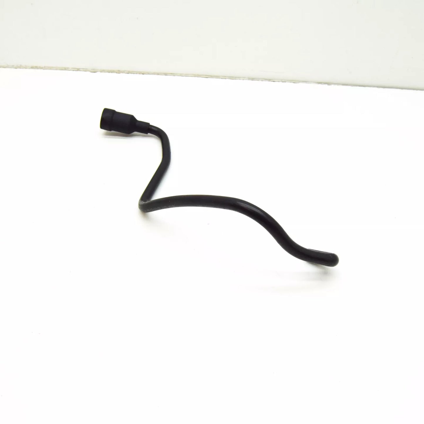 NEW AUDI A4 B8 RIGHT HEADLIGHT DRAIN TUBE 8T0941718D ORIGINAL