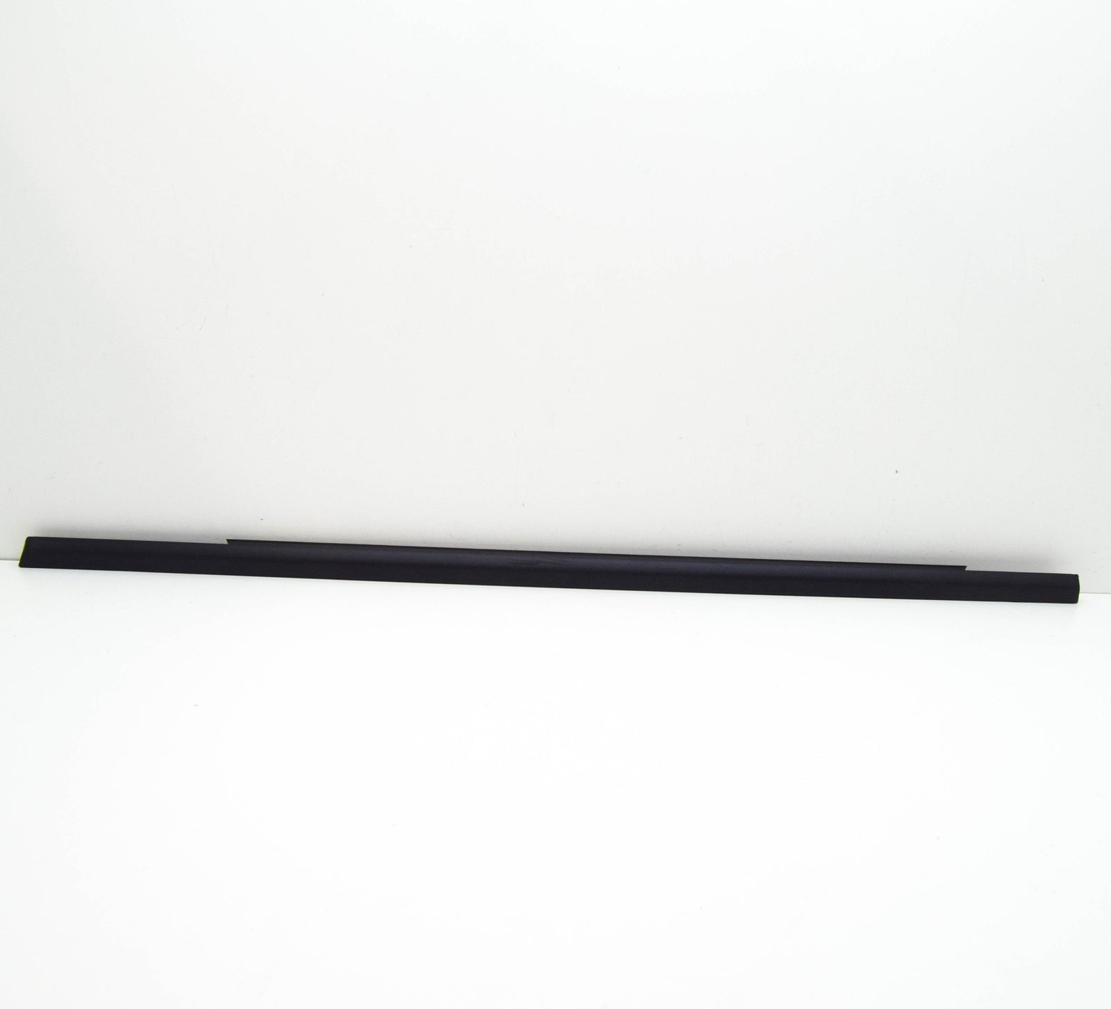 new ford focus c346 mk3 rear right door window belt weatherstrip 1864245
