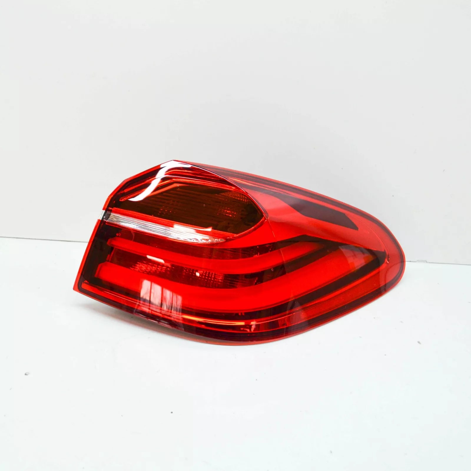 NEW BMW X4 F26 REAR RIGHT TAILLIGHT LAMP 7331280 63217331280 ORIGINAL