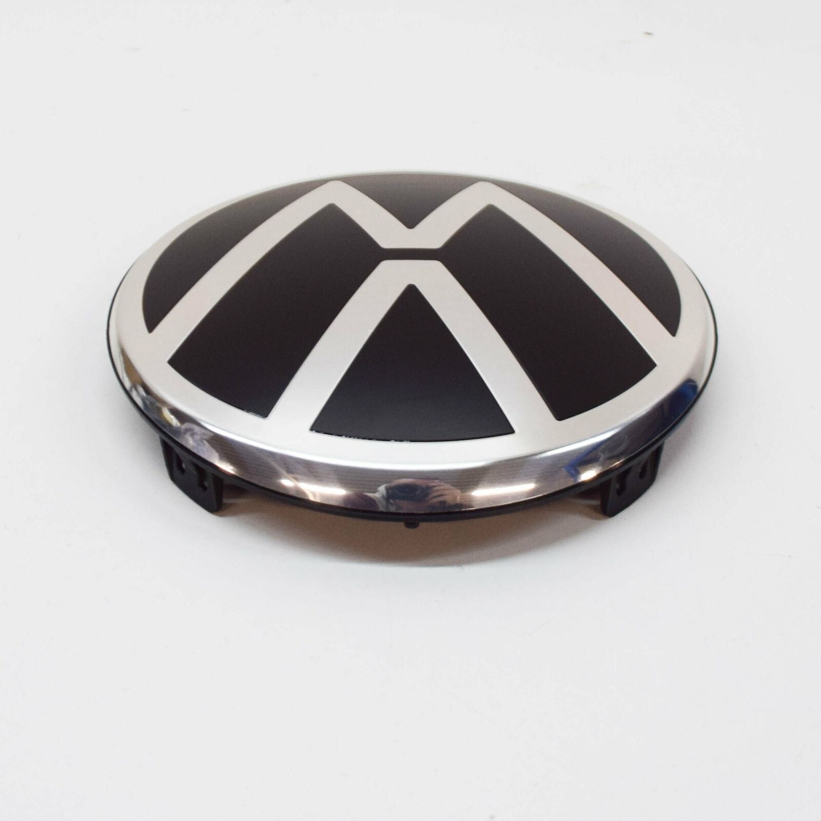NEW VOLKSWAGEN UP FRONT VW EMBLEM BADGE 1S6853601EFOD ORIGINAL
