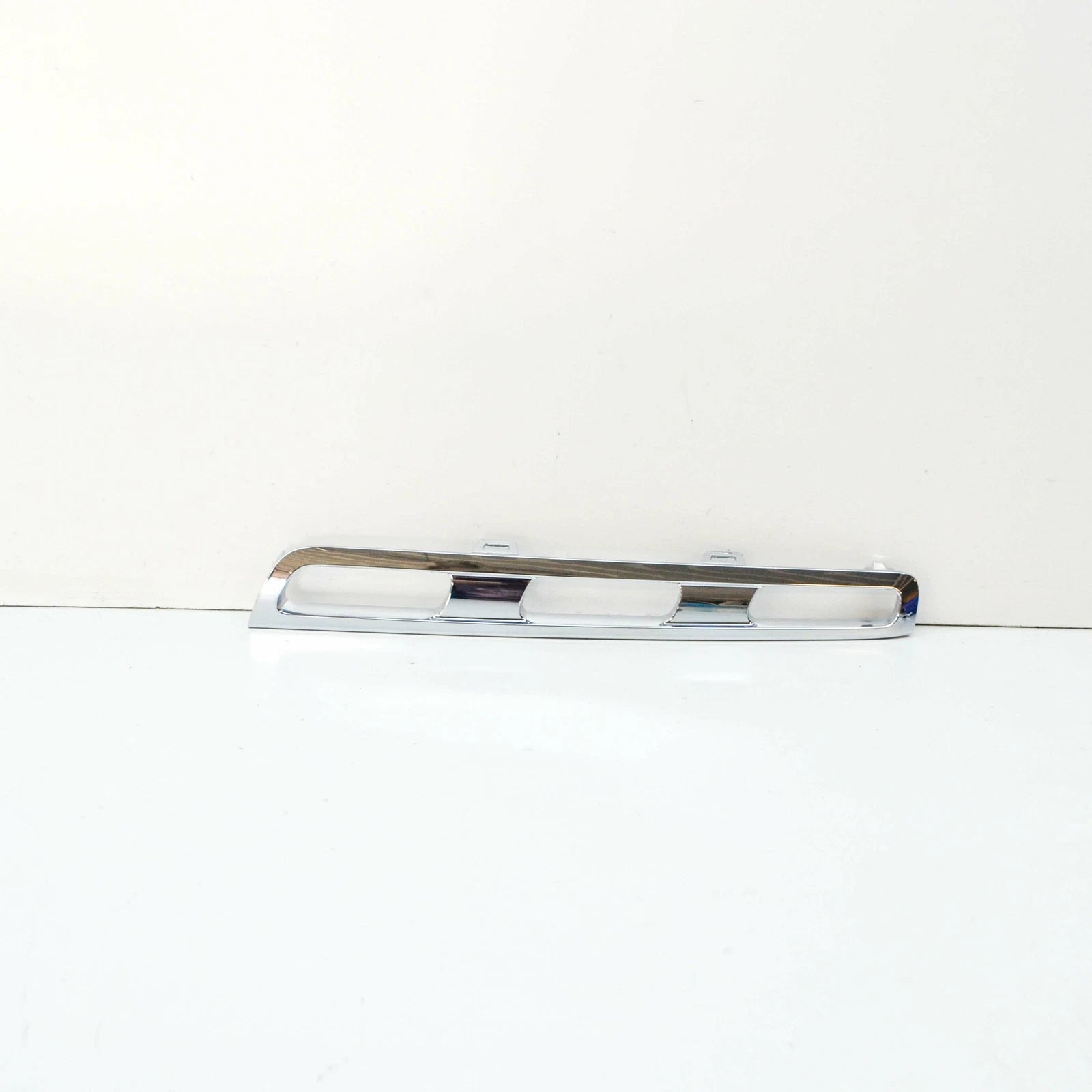 NEW MERCEDES-BENZ GLA H247 FRONT LEFT OUTER GRILLE MOLDING A2478884500