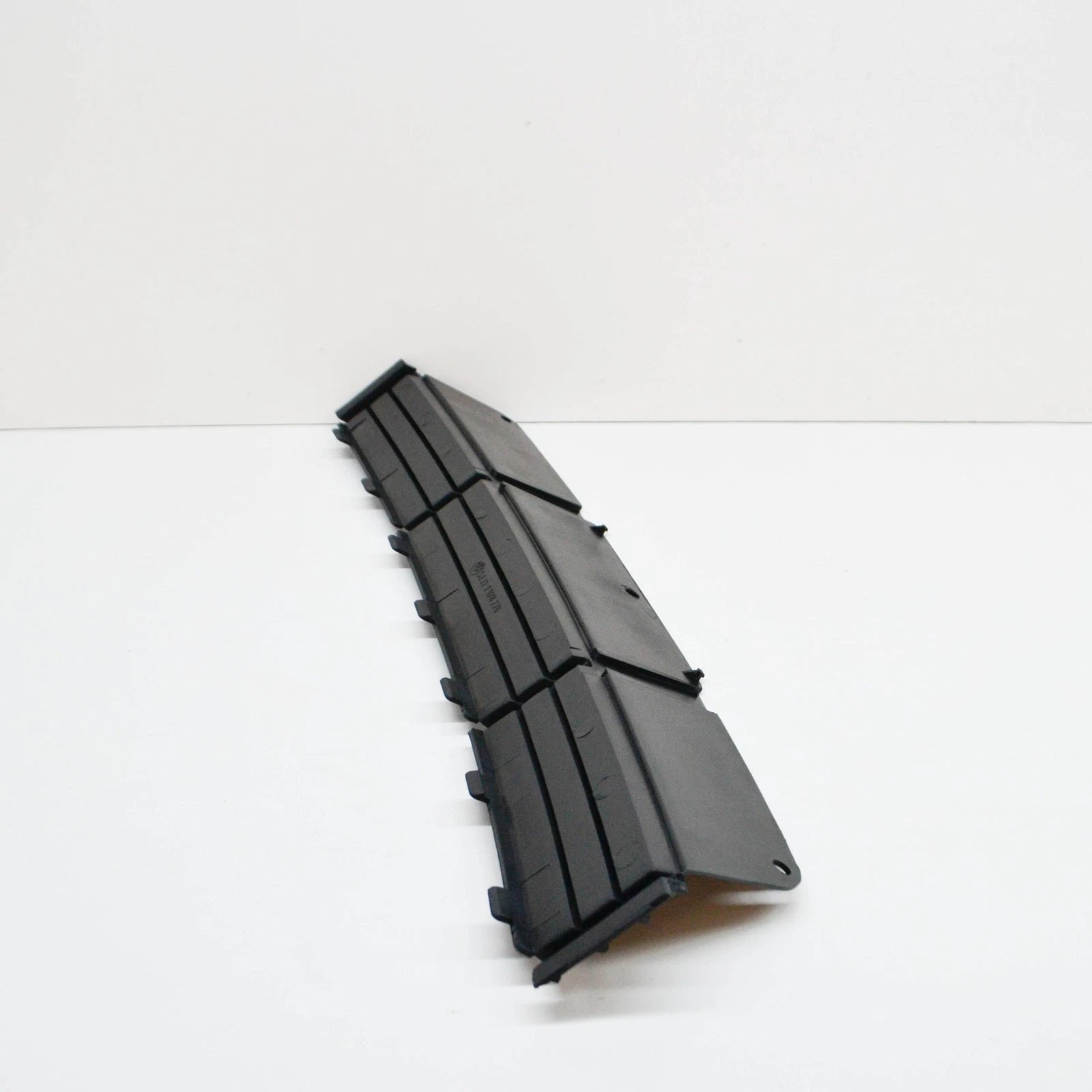 NEW BMW 7 E32 FRONT BUMPER CENTER GRILL GRID 51111928276 1928276 ORIGINAL