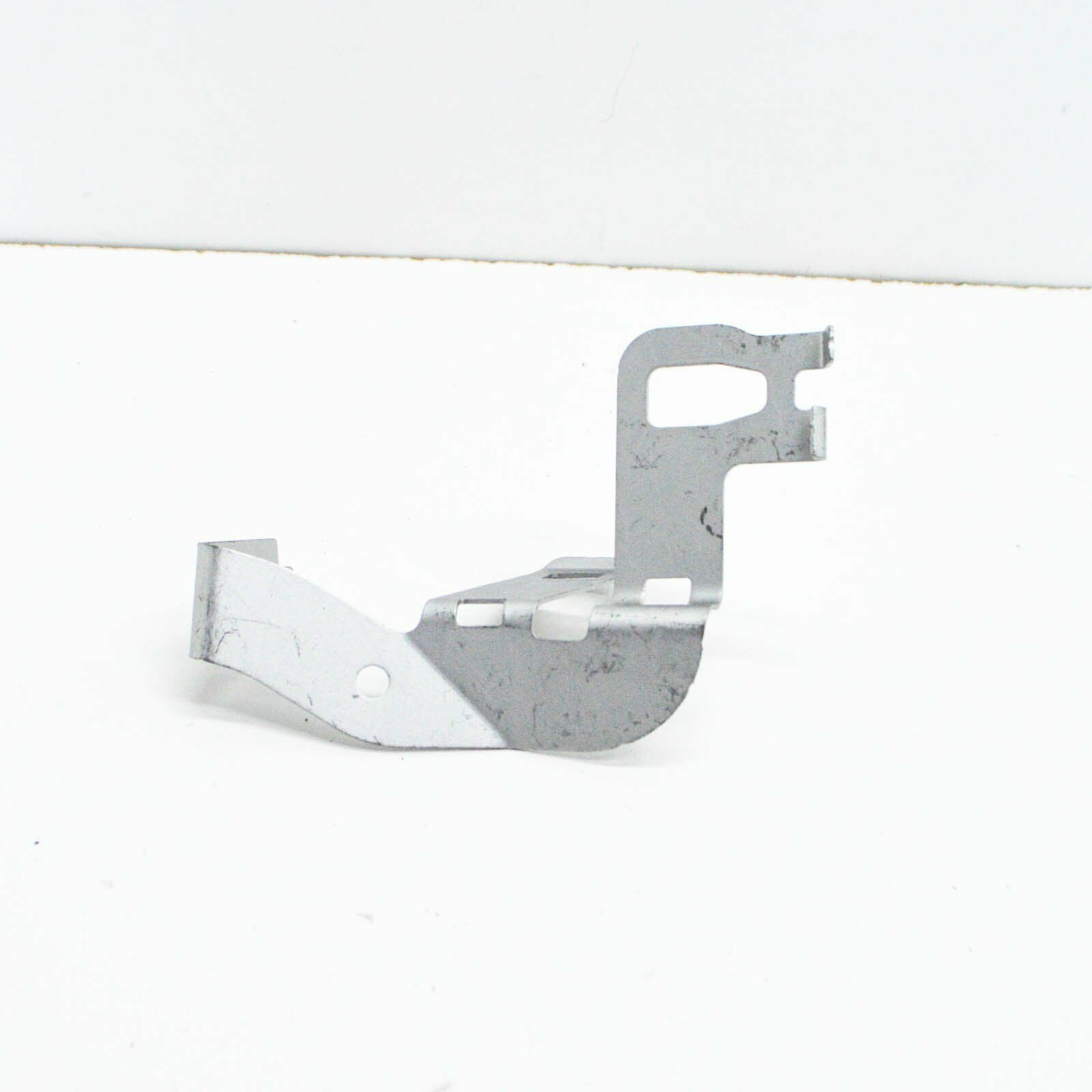 NEW MERCEDES-BENZ E W213 FRONT RIGHT UNDERTRAY BRACKET A2135240440 ORIGINAL