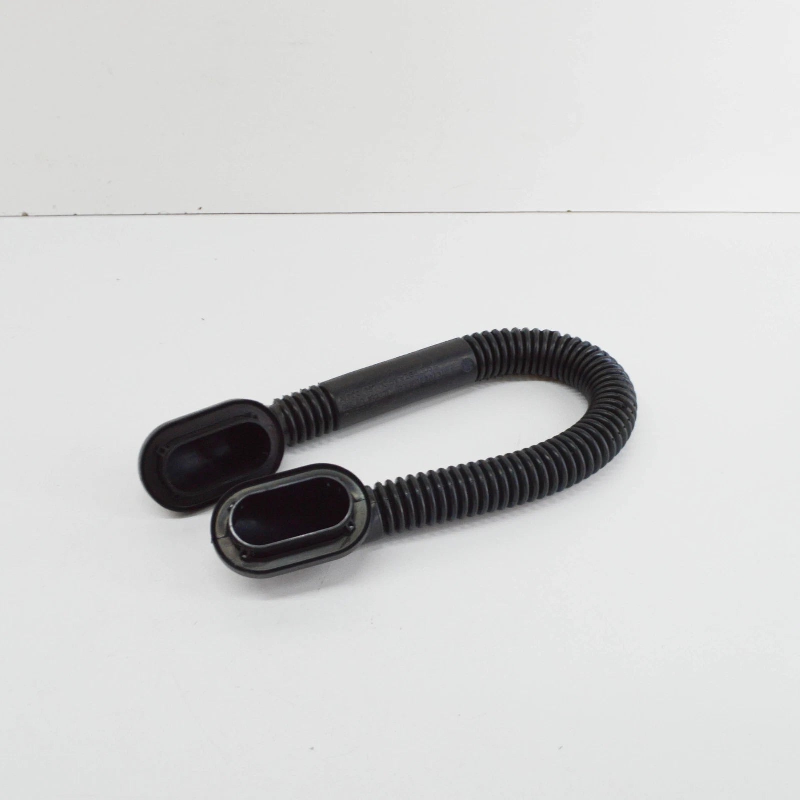 NEW VW CRAFTER 2F REAR RIGHT WING DOOR GROMMET 2E0906376H ORIGINAL