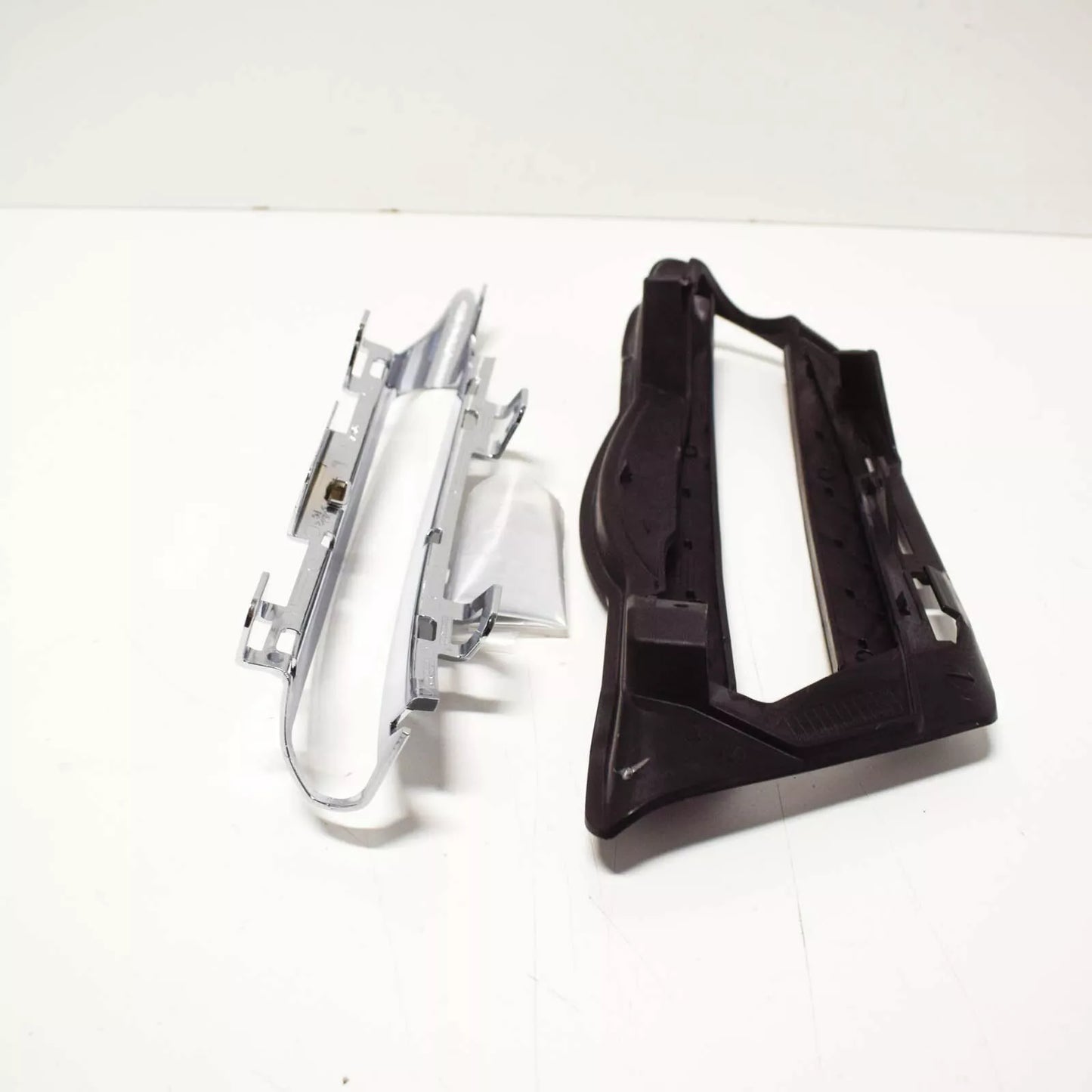 NEW MERCEDES-BENZ C W204 FRONT LEFT BUMPER GRILLE A2048802724 ORIGINAL