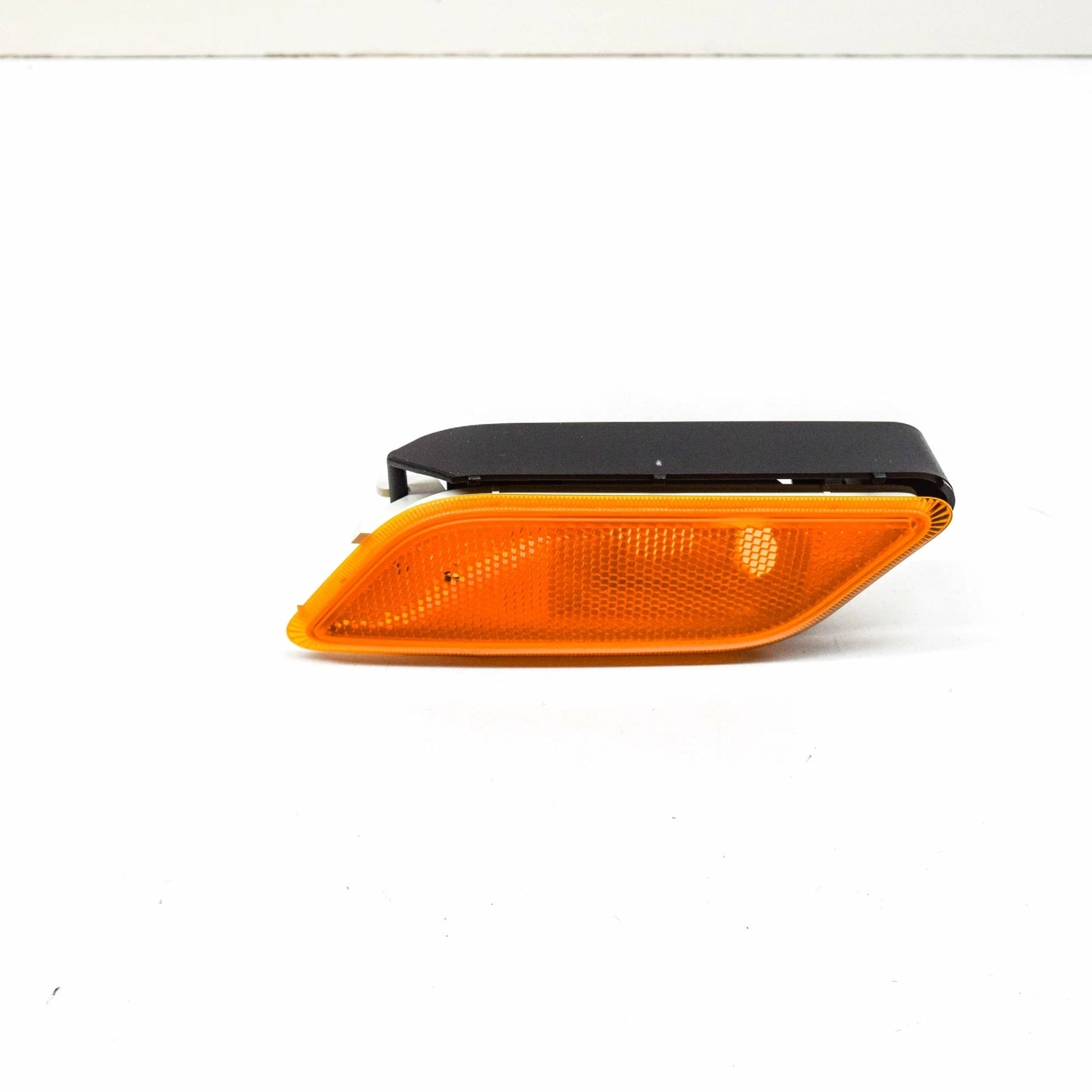 NEW MERCEDES-BENZ E C207 FRONT LEFT SIDE MARKER LIGHT A2078200321 ORIGINAL