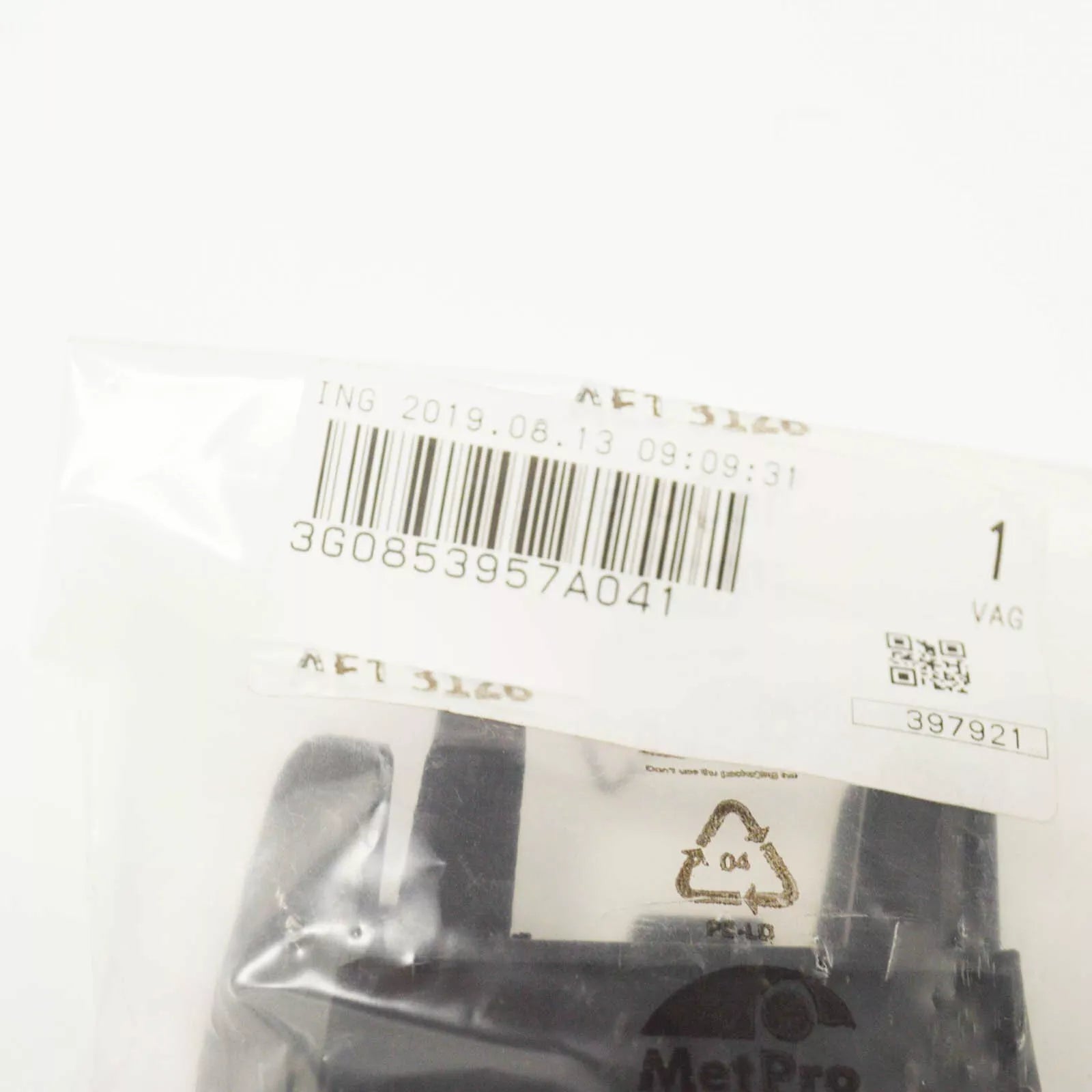 NEW VW PASAT B8 FRONT GRILLE EMBLEM R LINE HOLDER 3G0853957A041 ORIGINAL